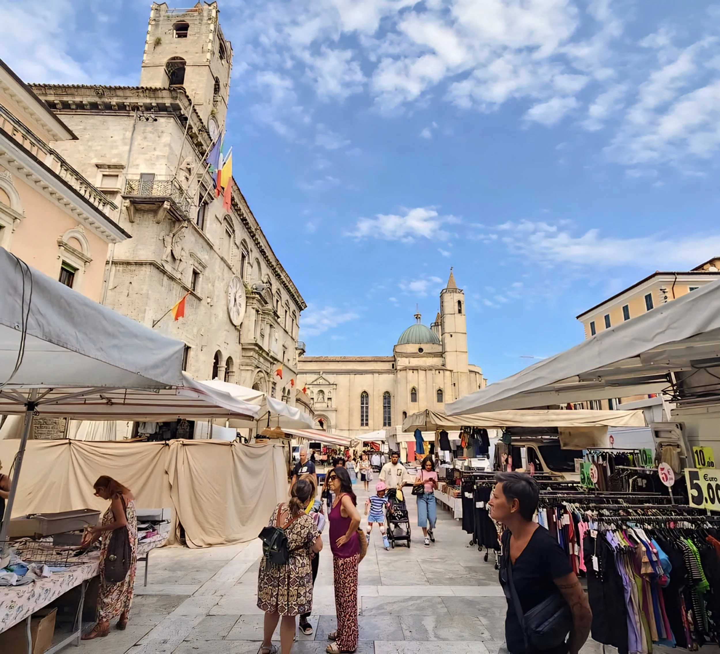 market square in cafe in Ascoli Piceno