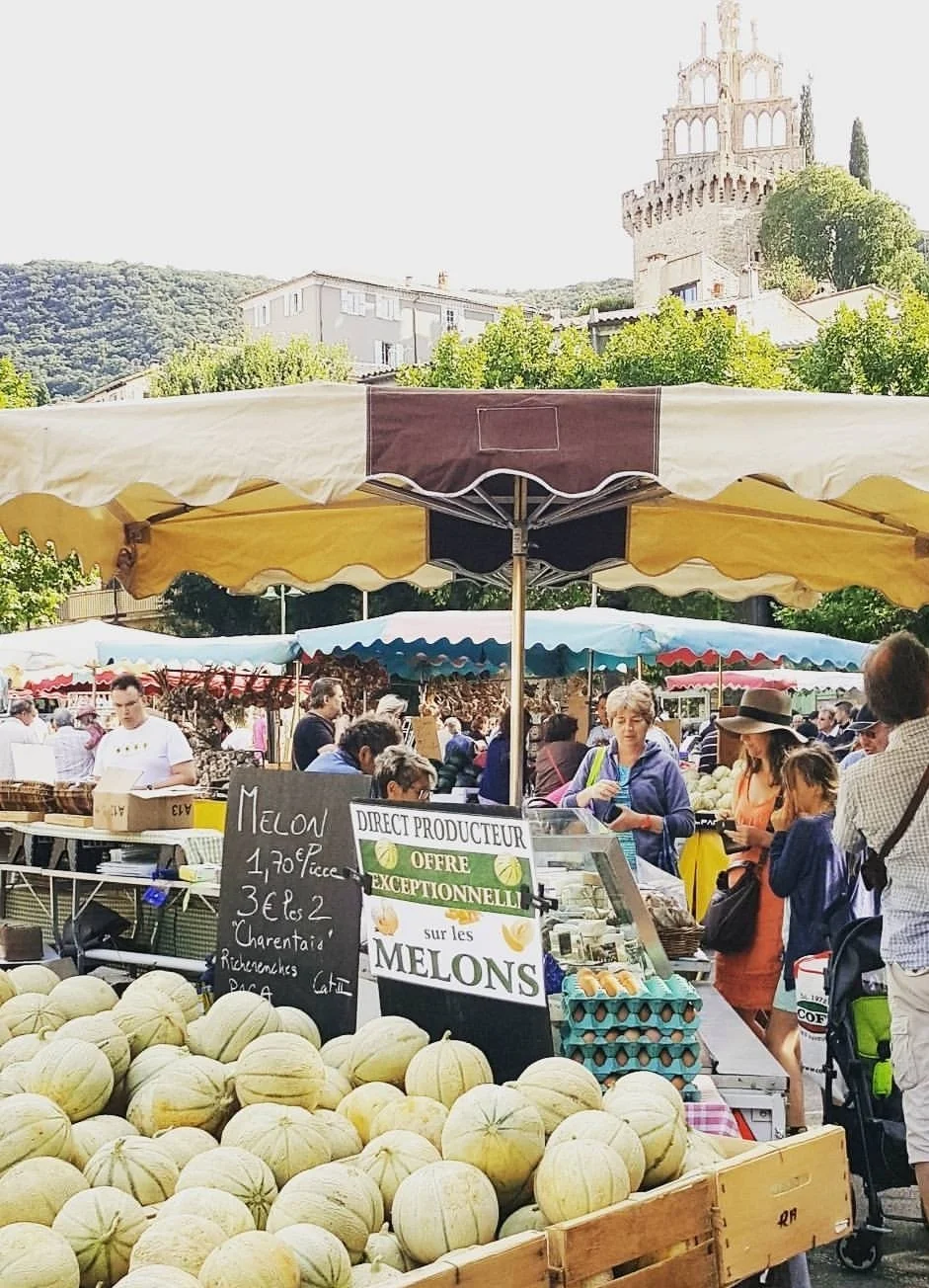 Fruit stand nyons market
