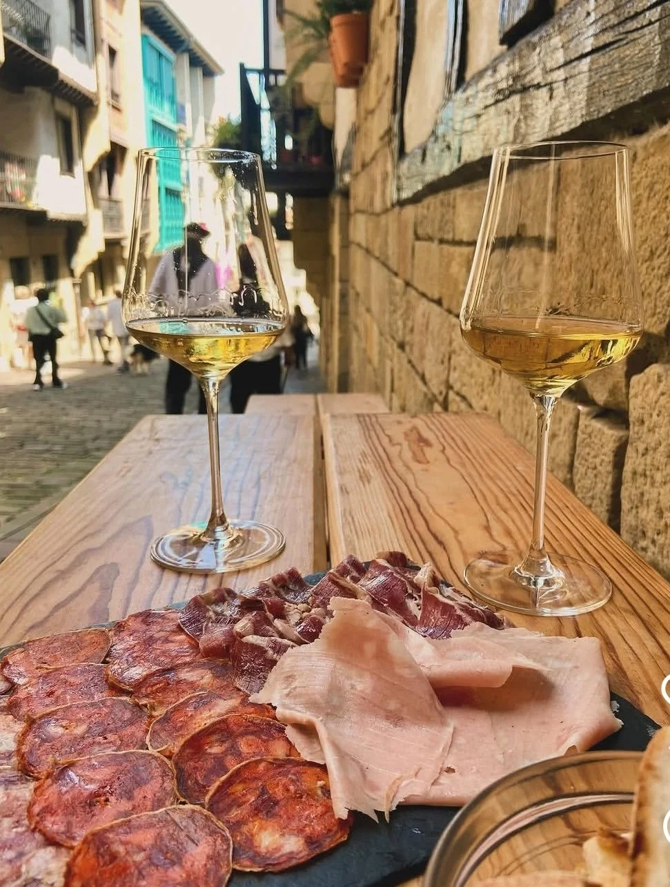 Hondarribia wine and tapas