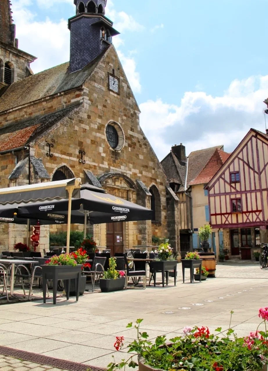 Nolay village square