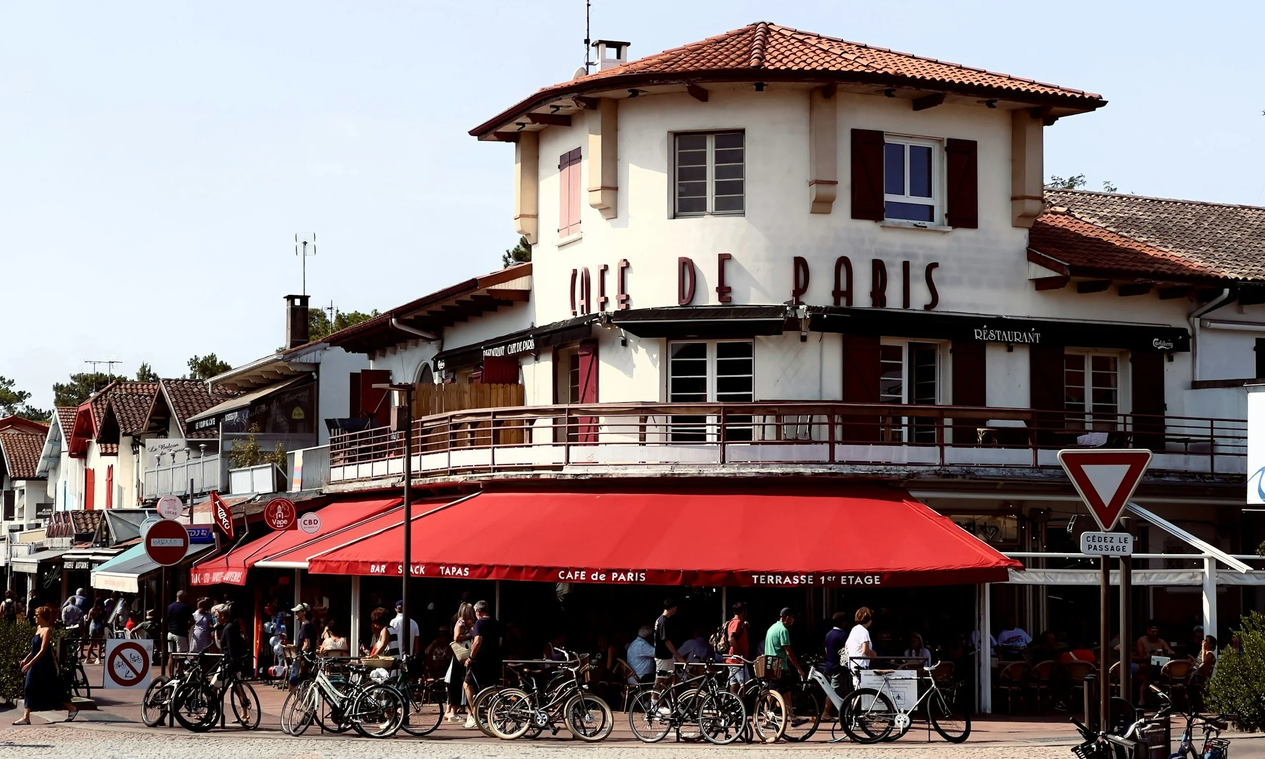 cafe de paris in Tournus