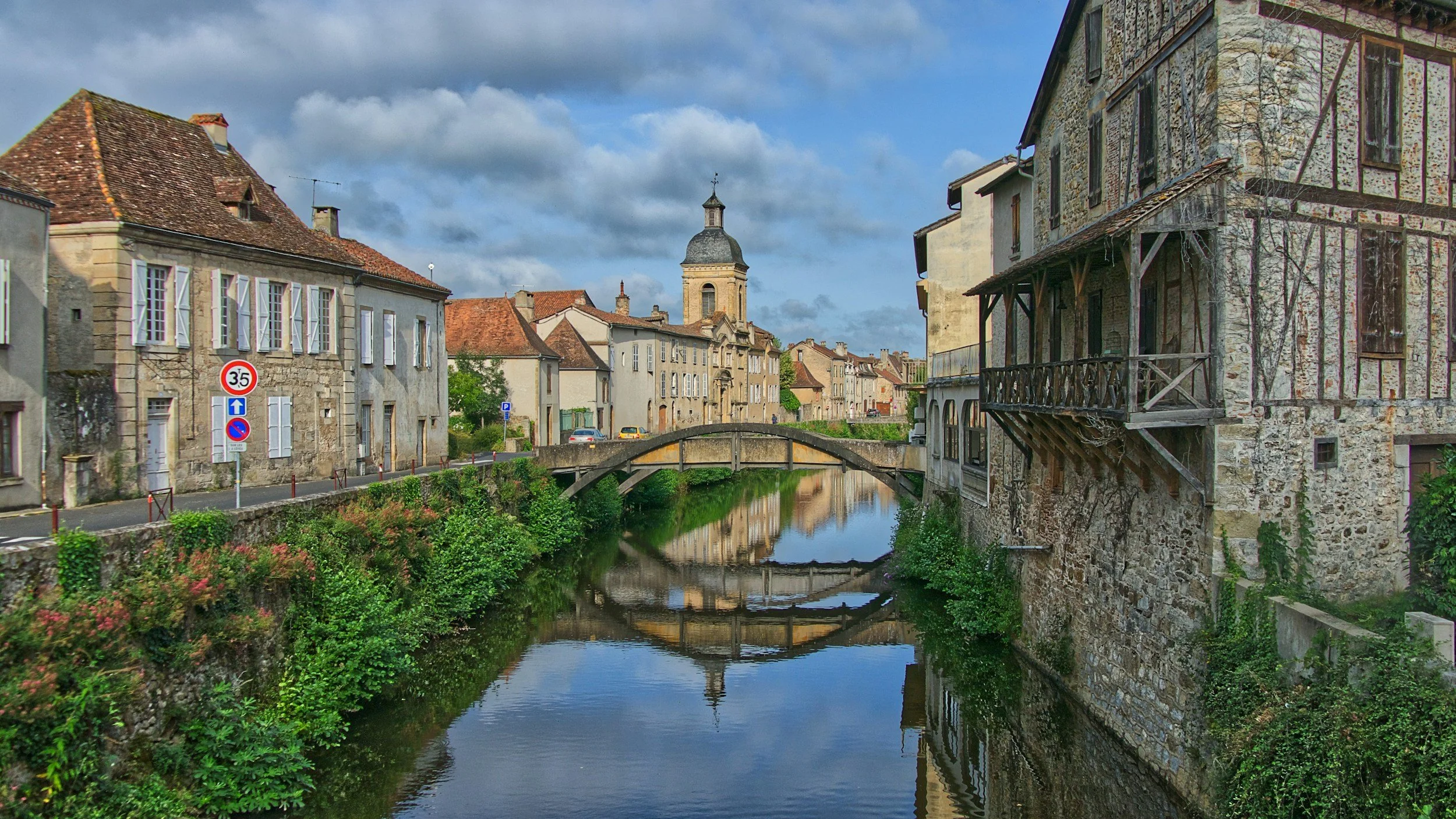 Tournus france river view