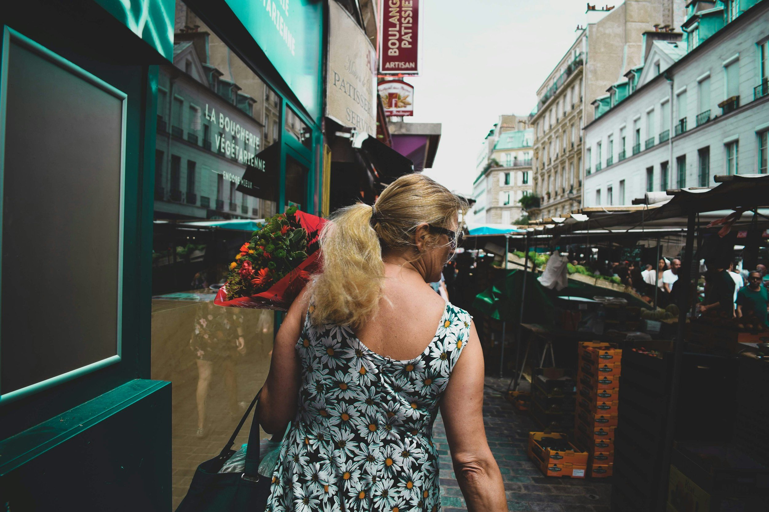 france woman market