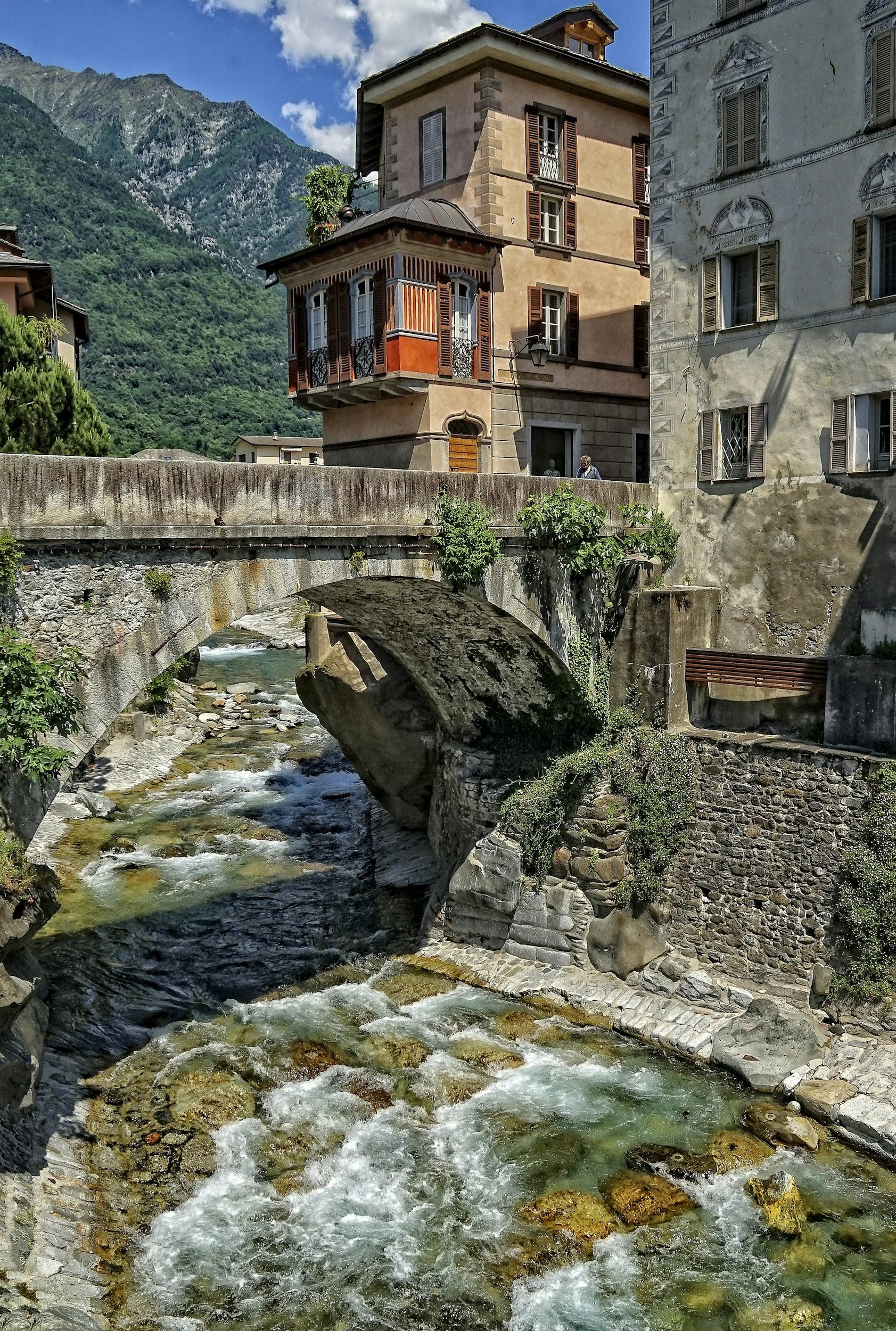 valle maira bridge street