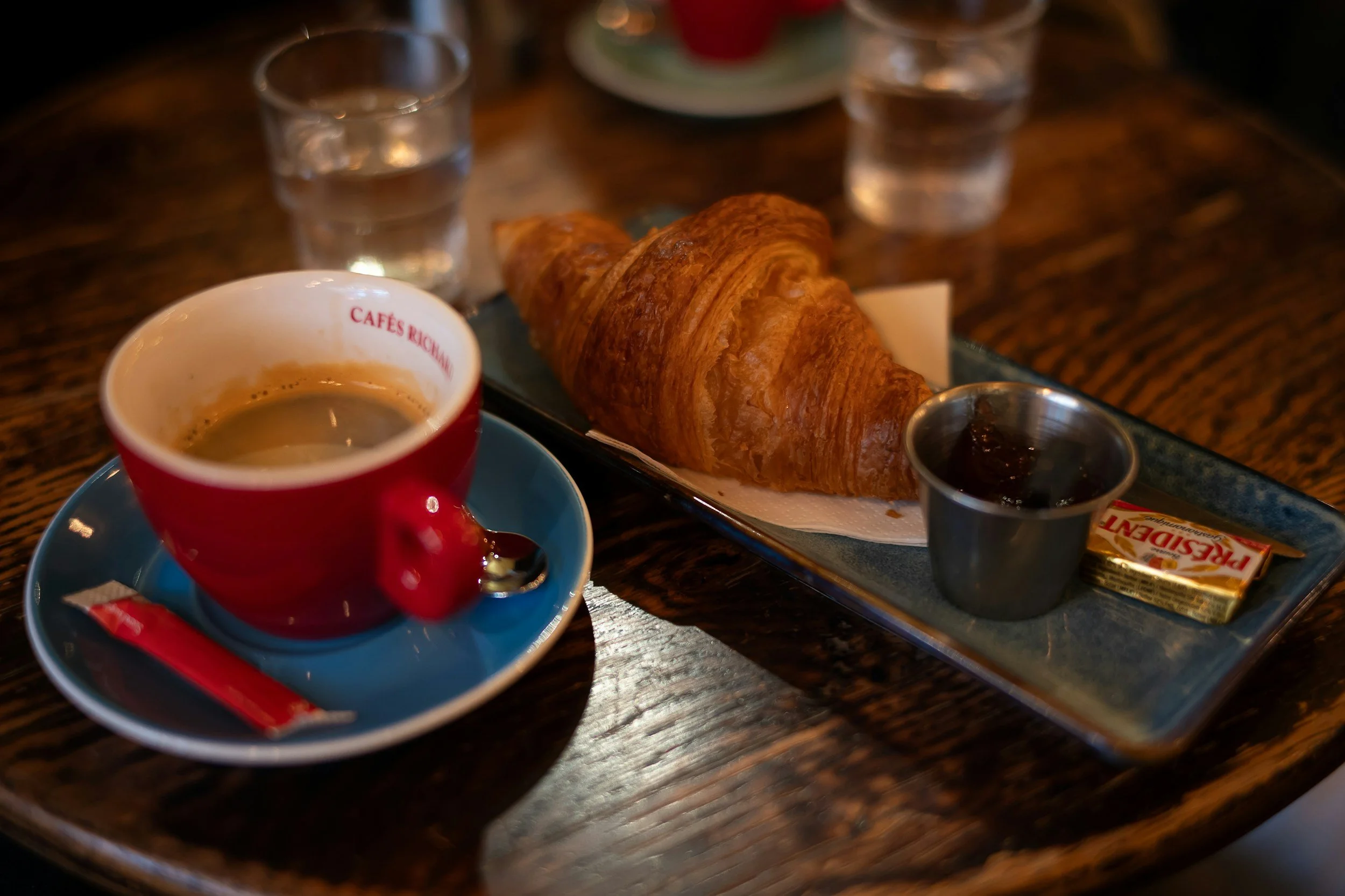 france cafe winter