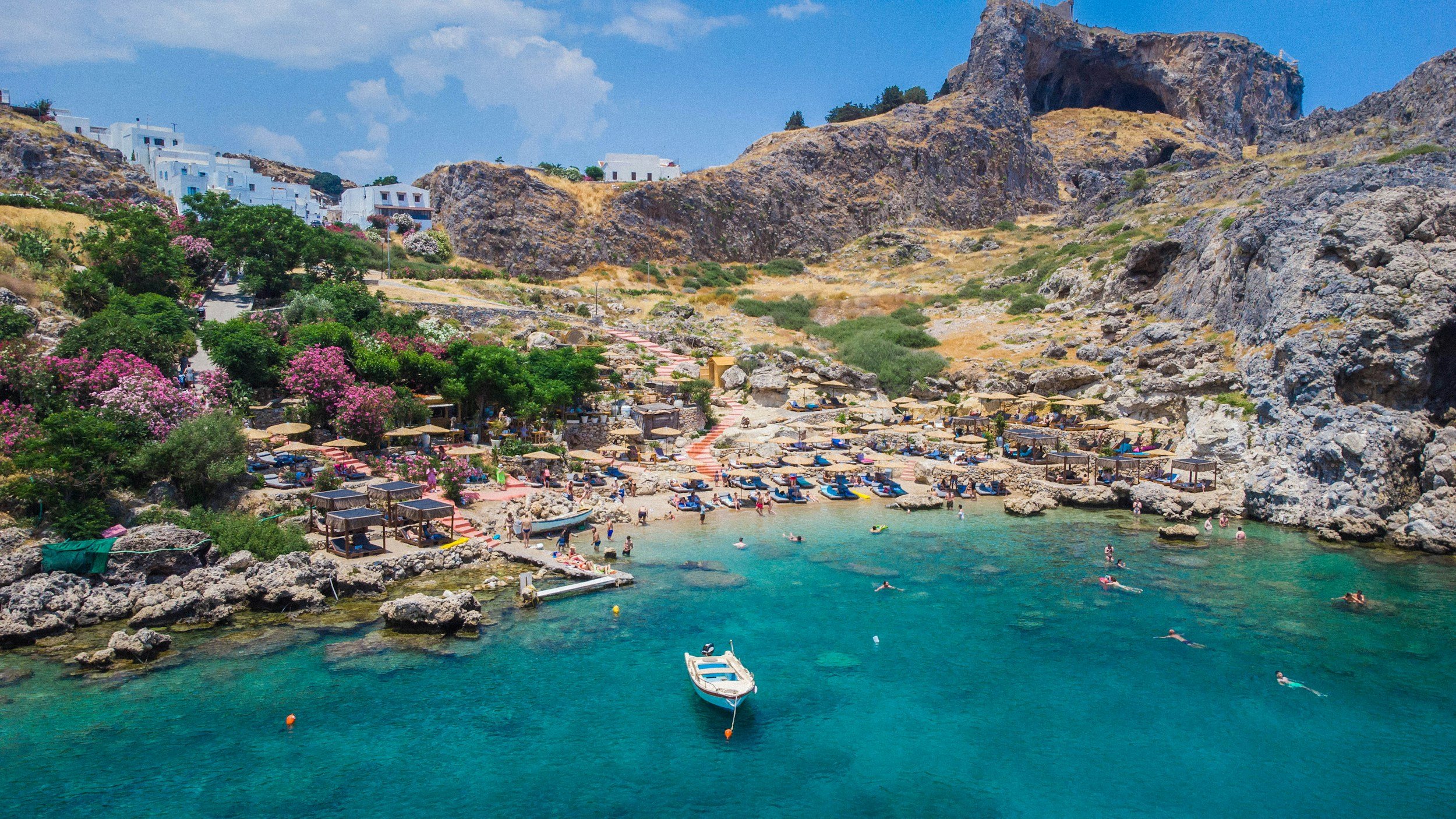 syros beach boats