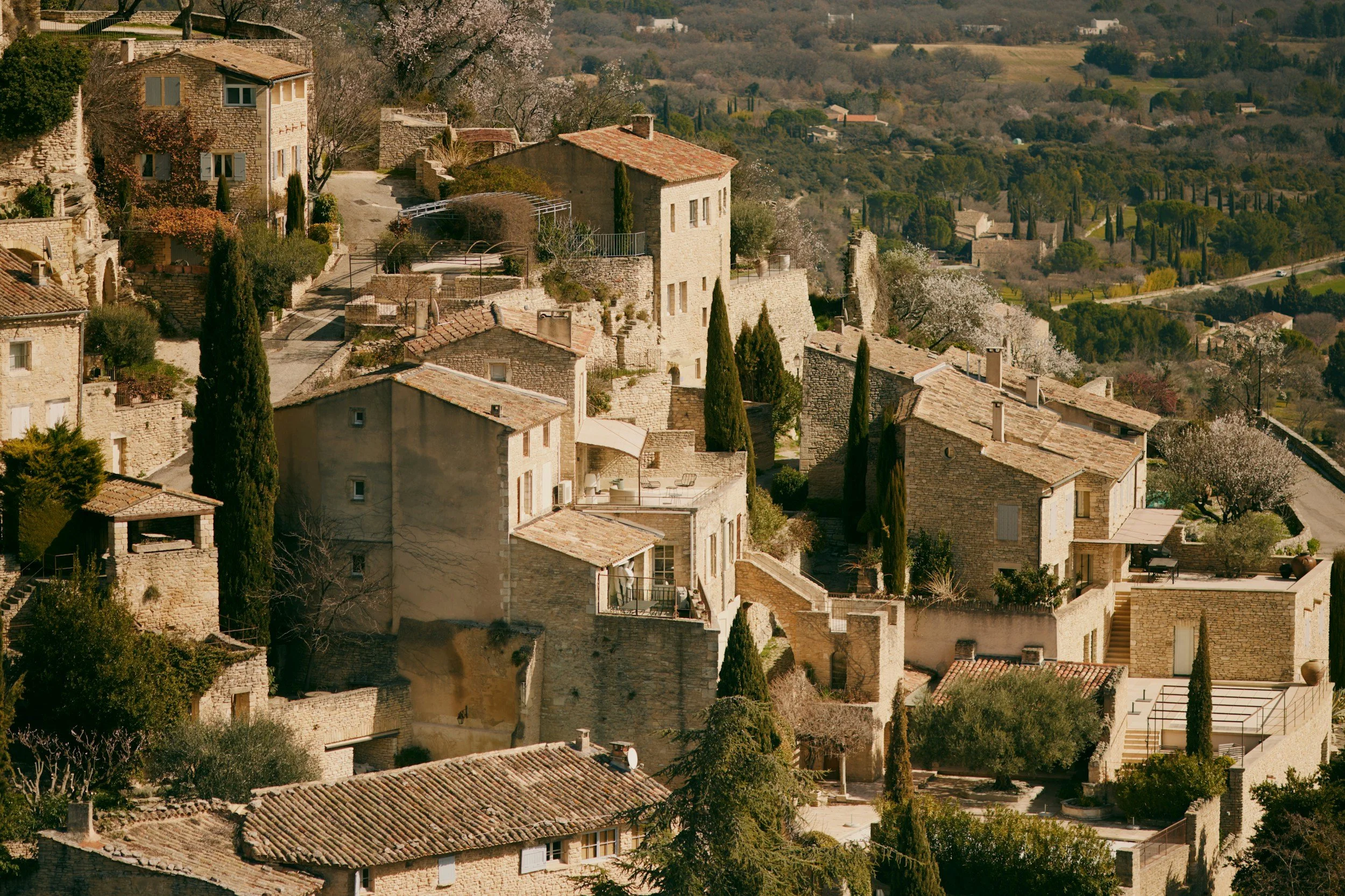 Is Apt actually a better place to stay than Gordes?