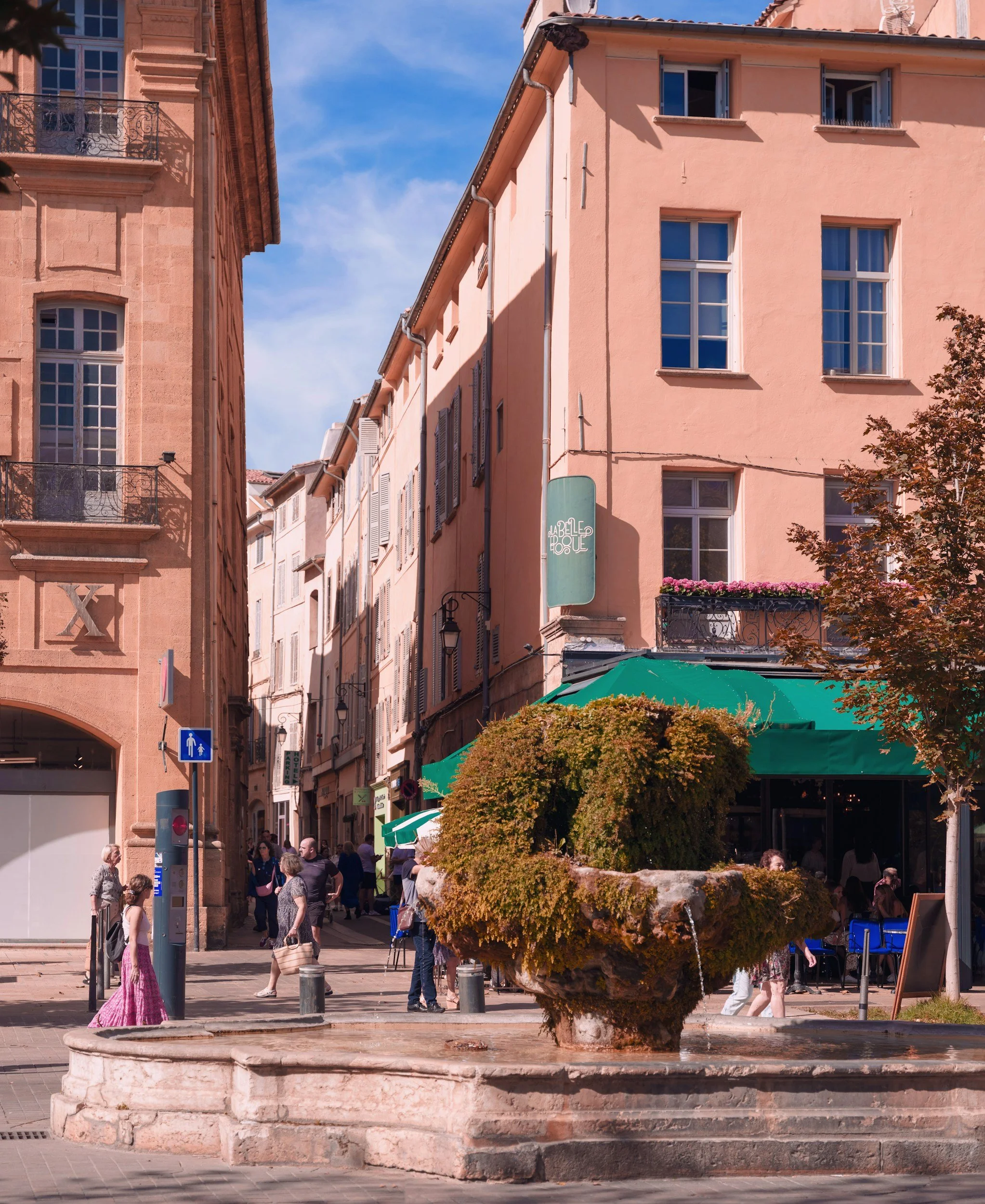 You can build an entire Provence weekend around these market towns