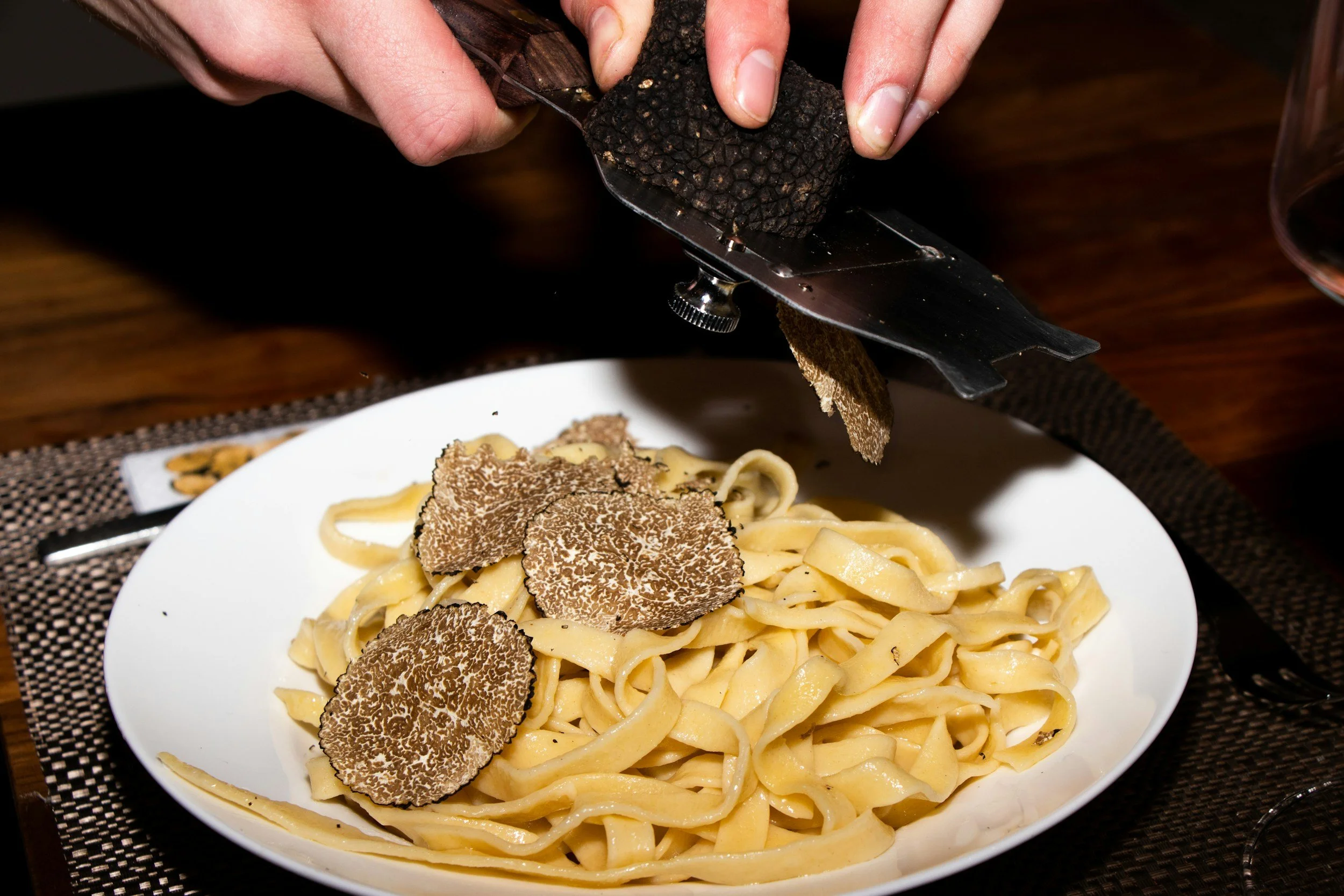 Thinking about the Richerenches truffle market? Here's what the morning is actually like.