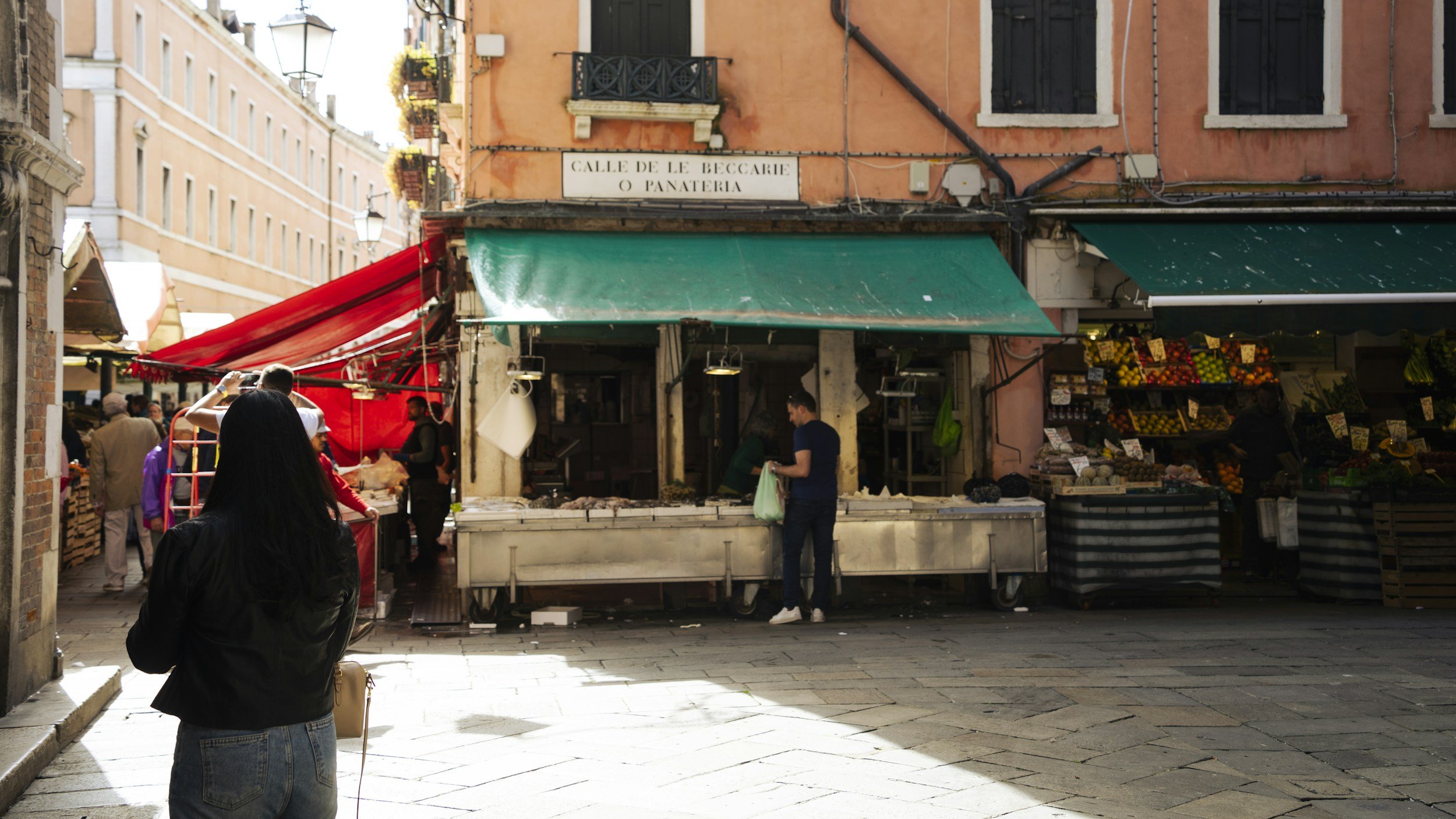 Skip the summer crowds. Italy's food markets are better later.