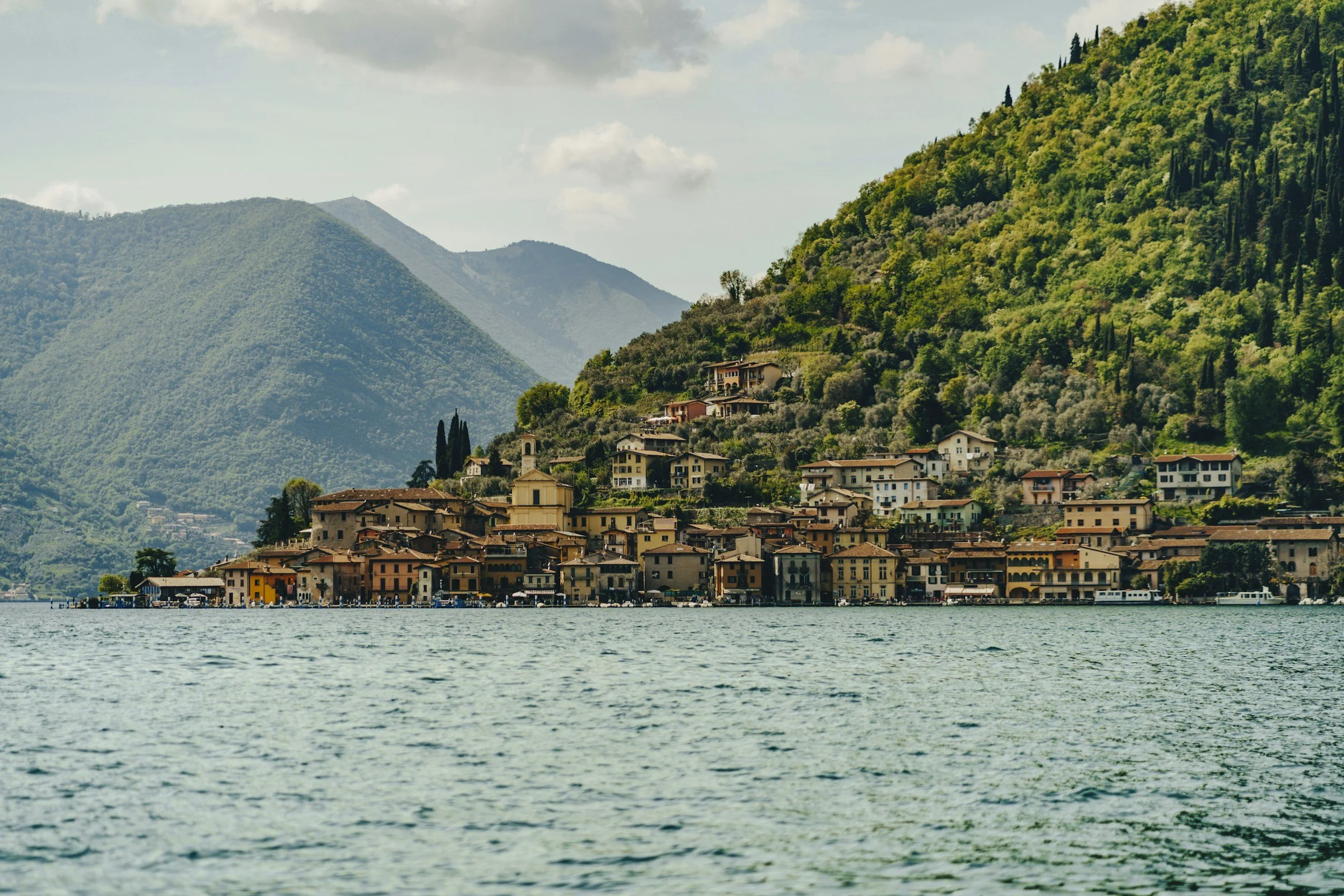 Lake Iseo without a car: where I'd stay and how the transport really works