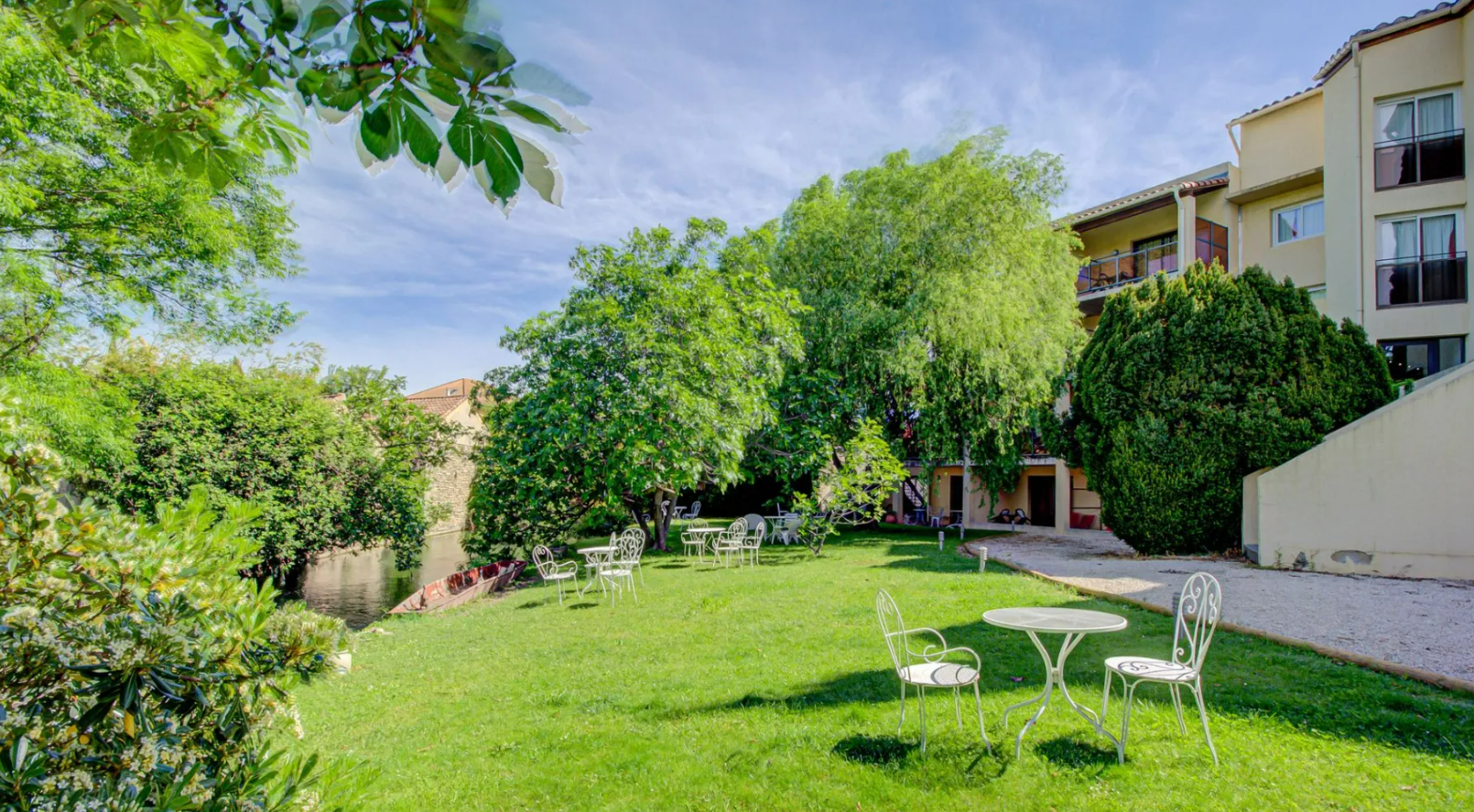 Hôtel Les Névons