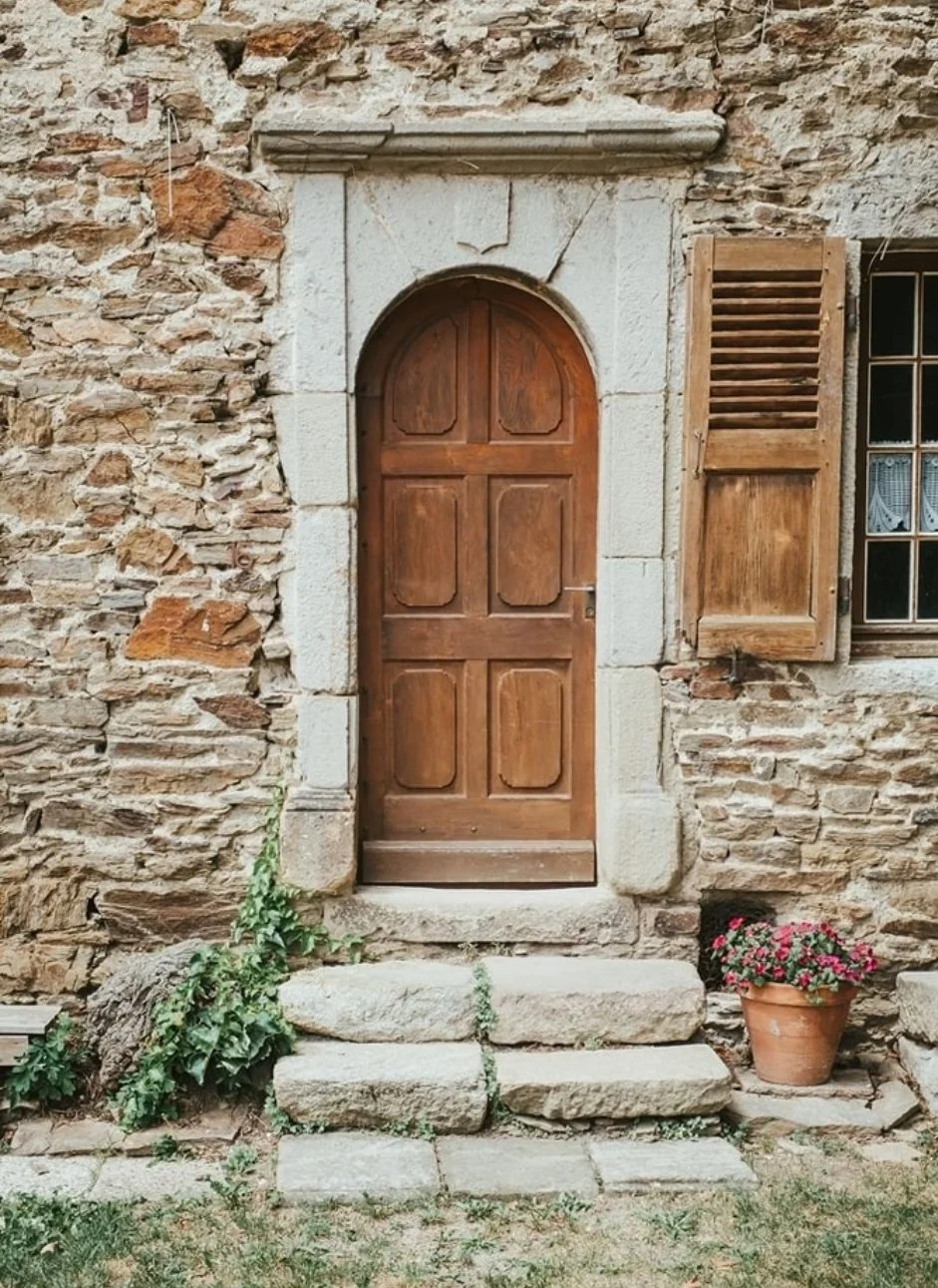 Sainte-Croix-en-Jarez architecture