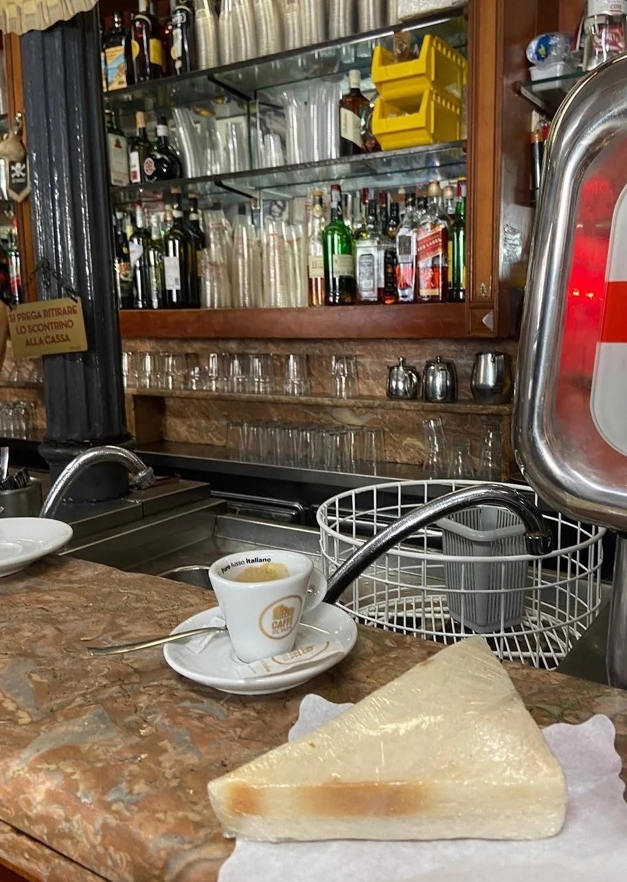 bar in mantua