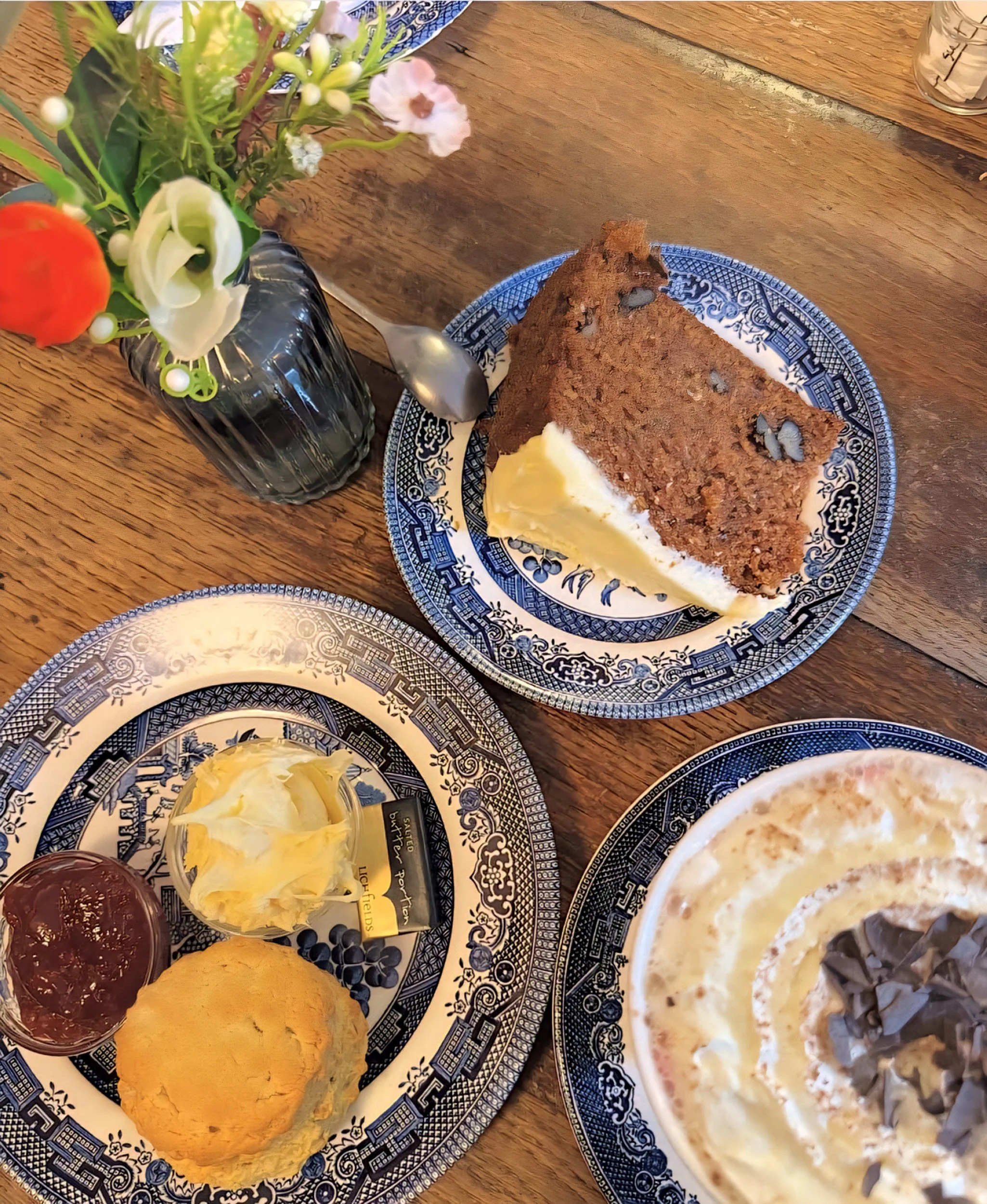 british tea and scones