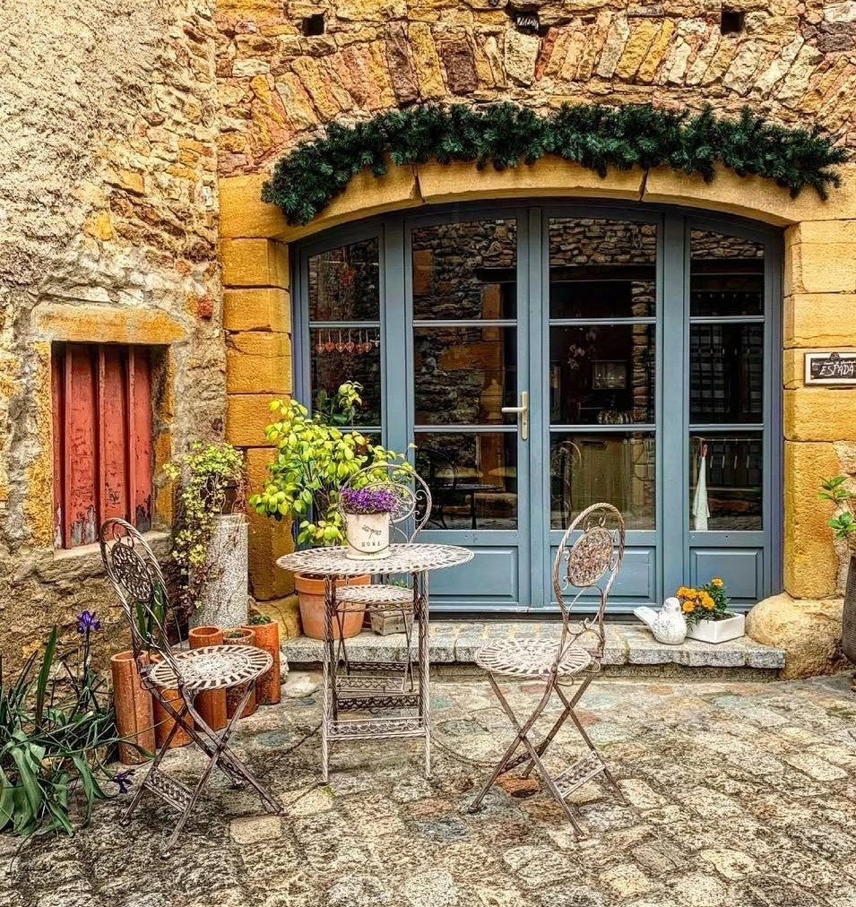 cafe in Beaujolais
