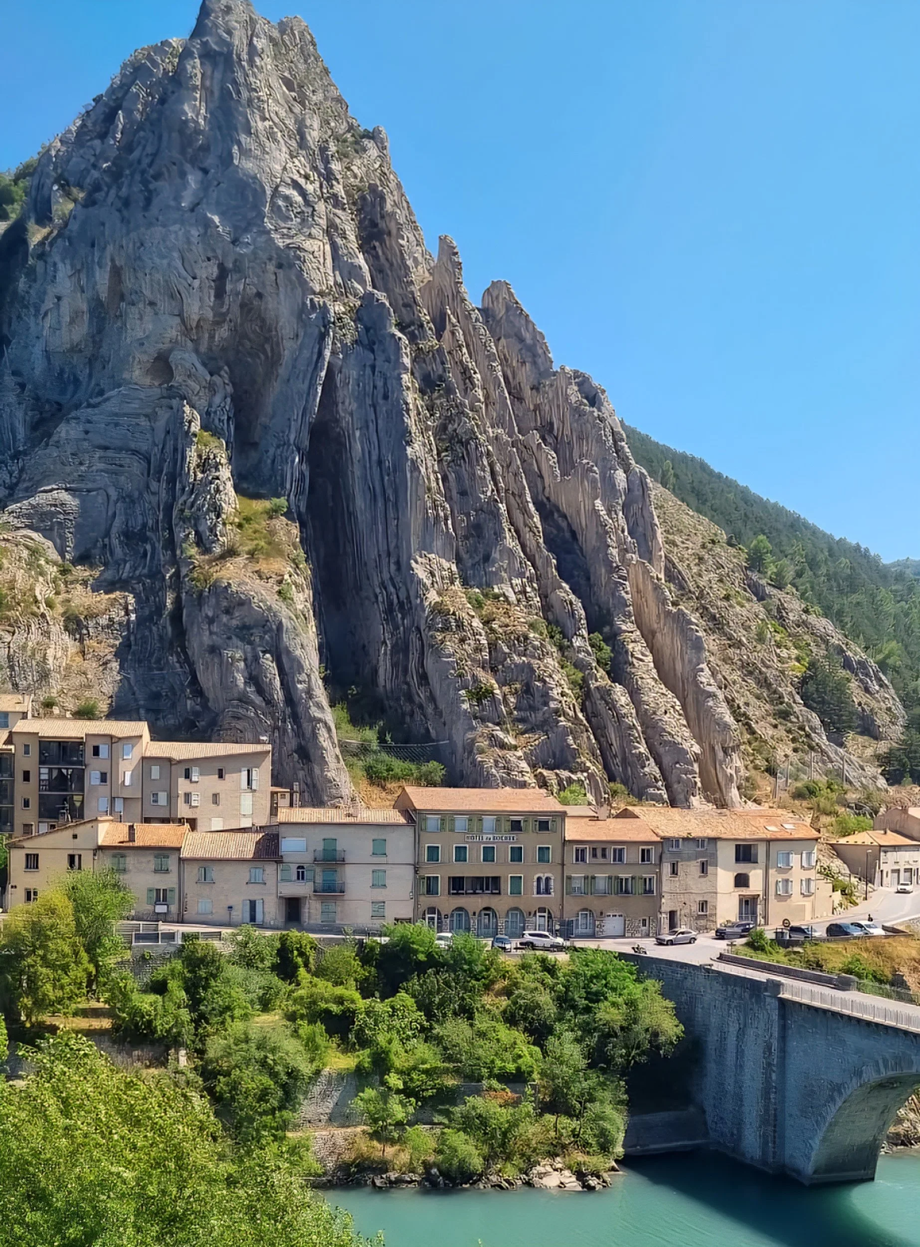 mountain road in Sisteron