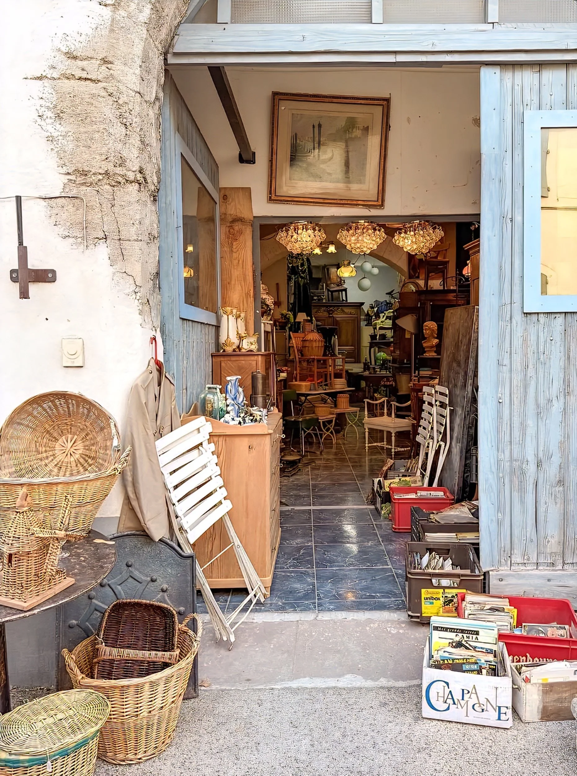 Pezénas streets with shops