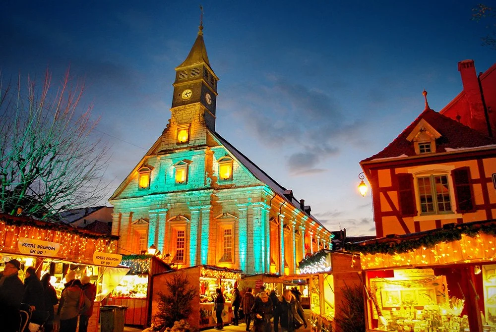 christmas market street in Montbéliard.jpg