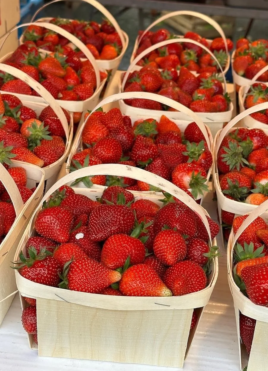 nyons market strawberries