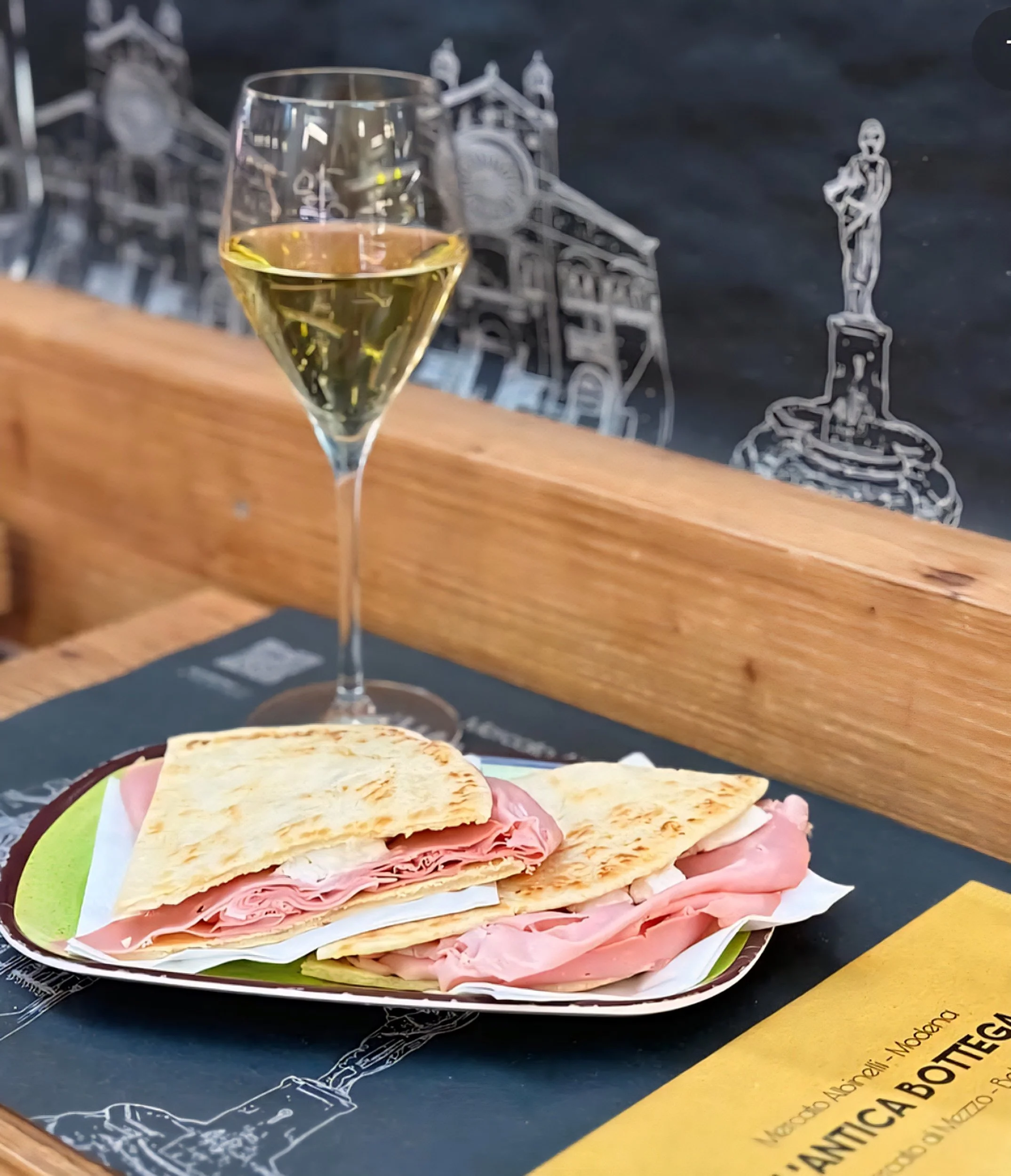 appertivo streetfood modena italy