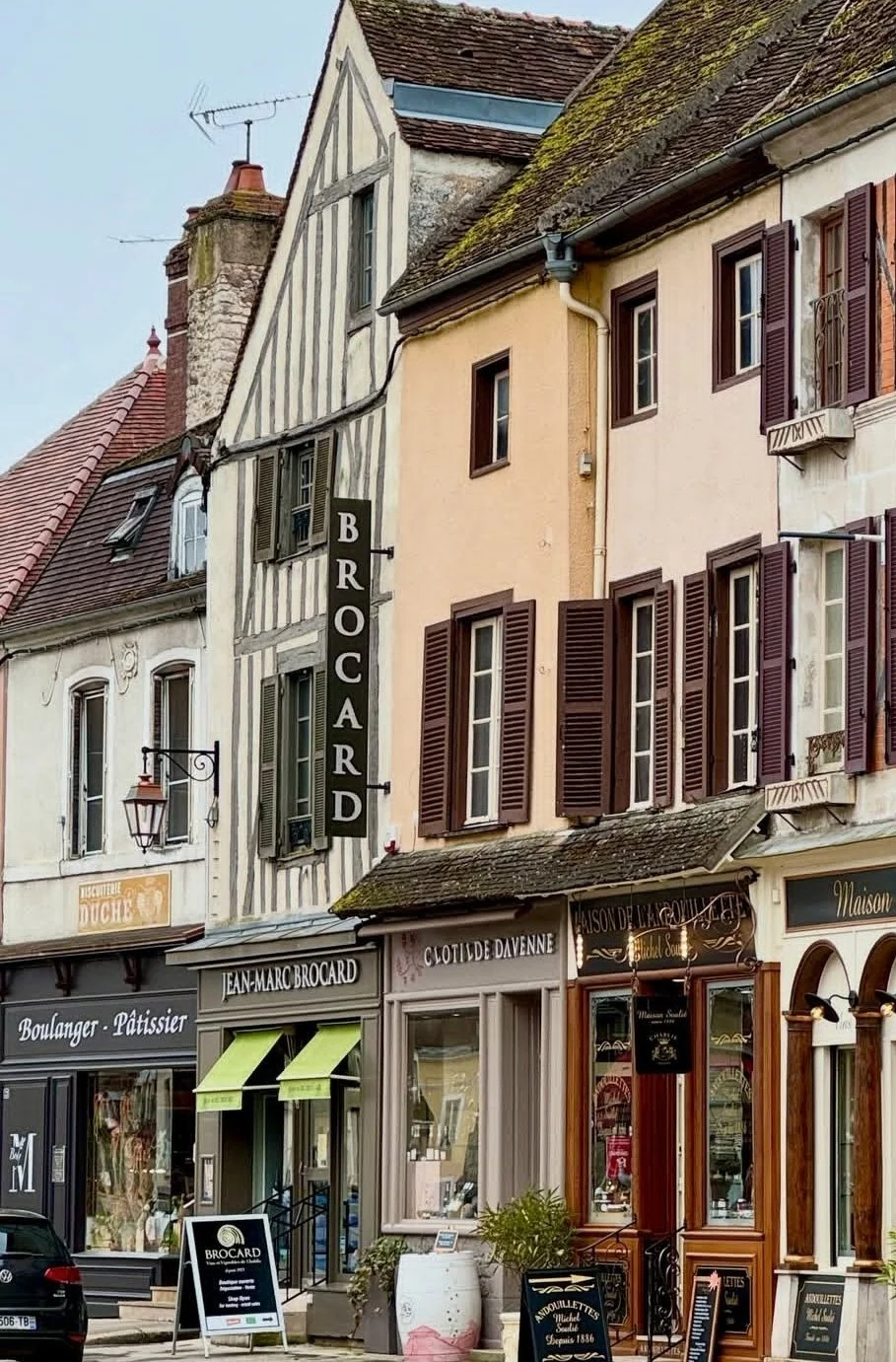 beautiful street in chablis village