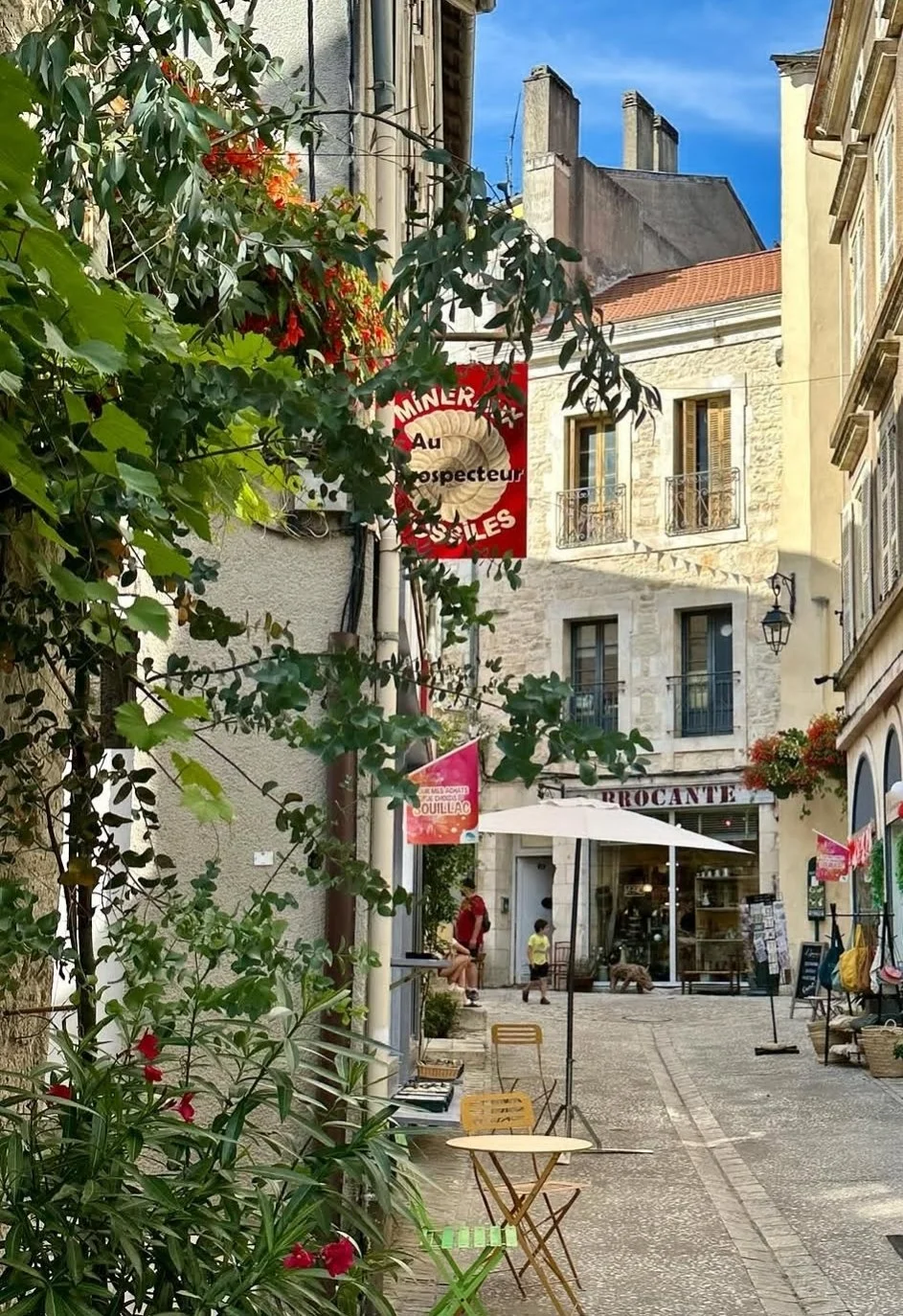 Souillac street with brocante