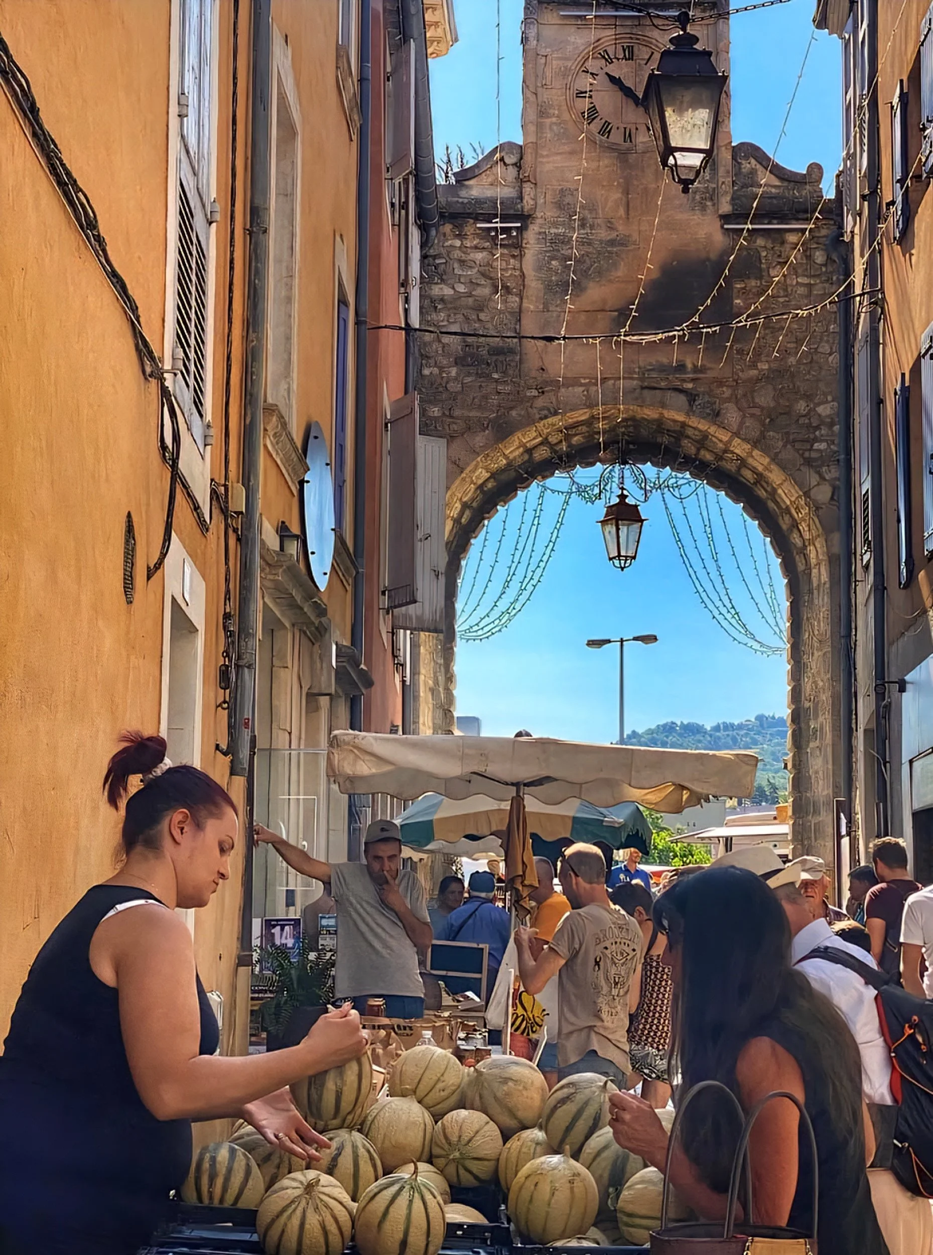 apt market in france.jpg