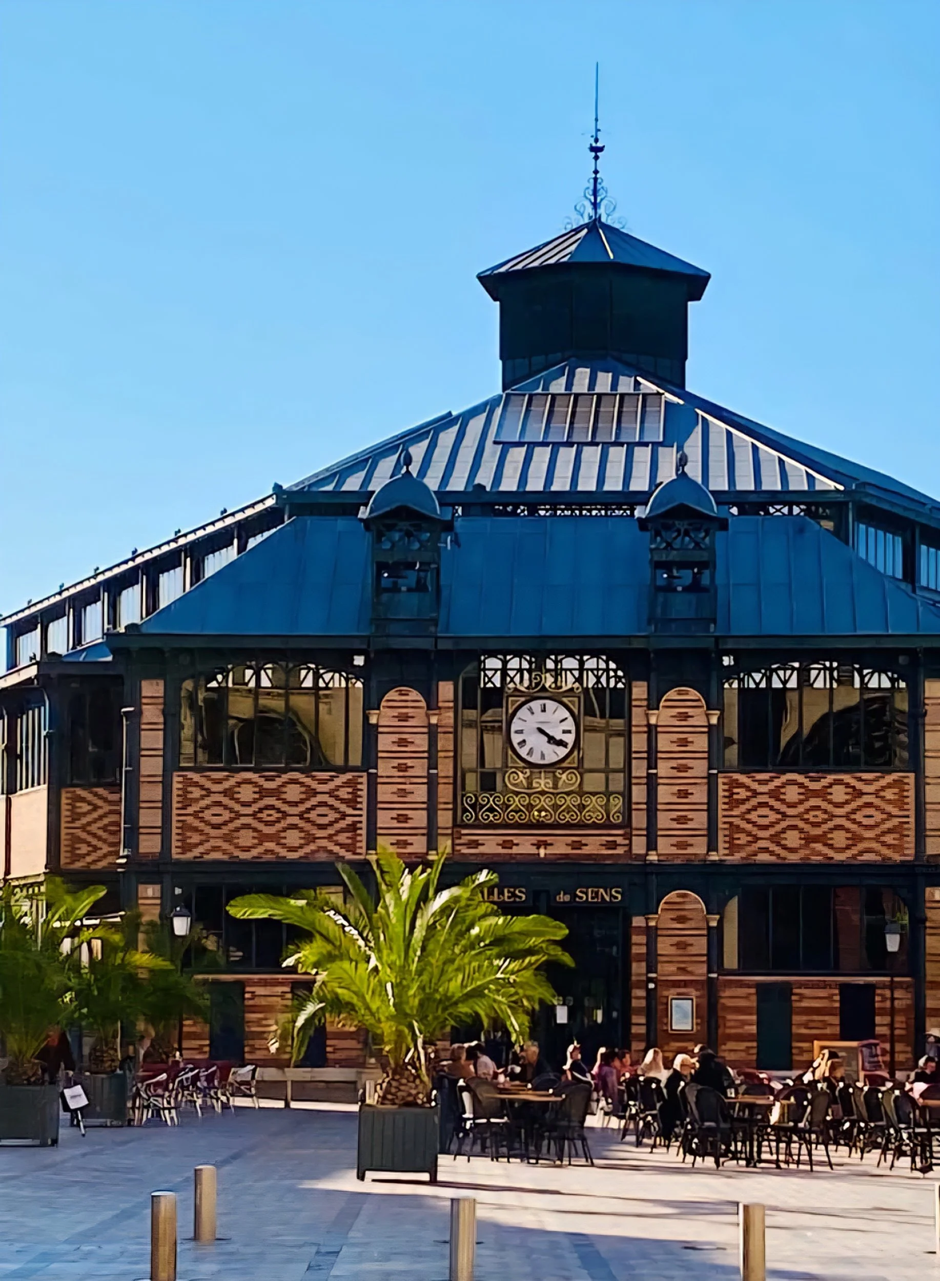 market in sens france