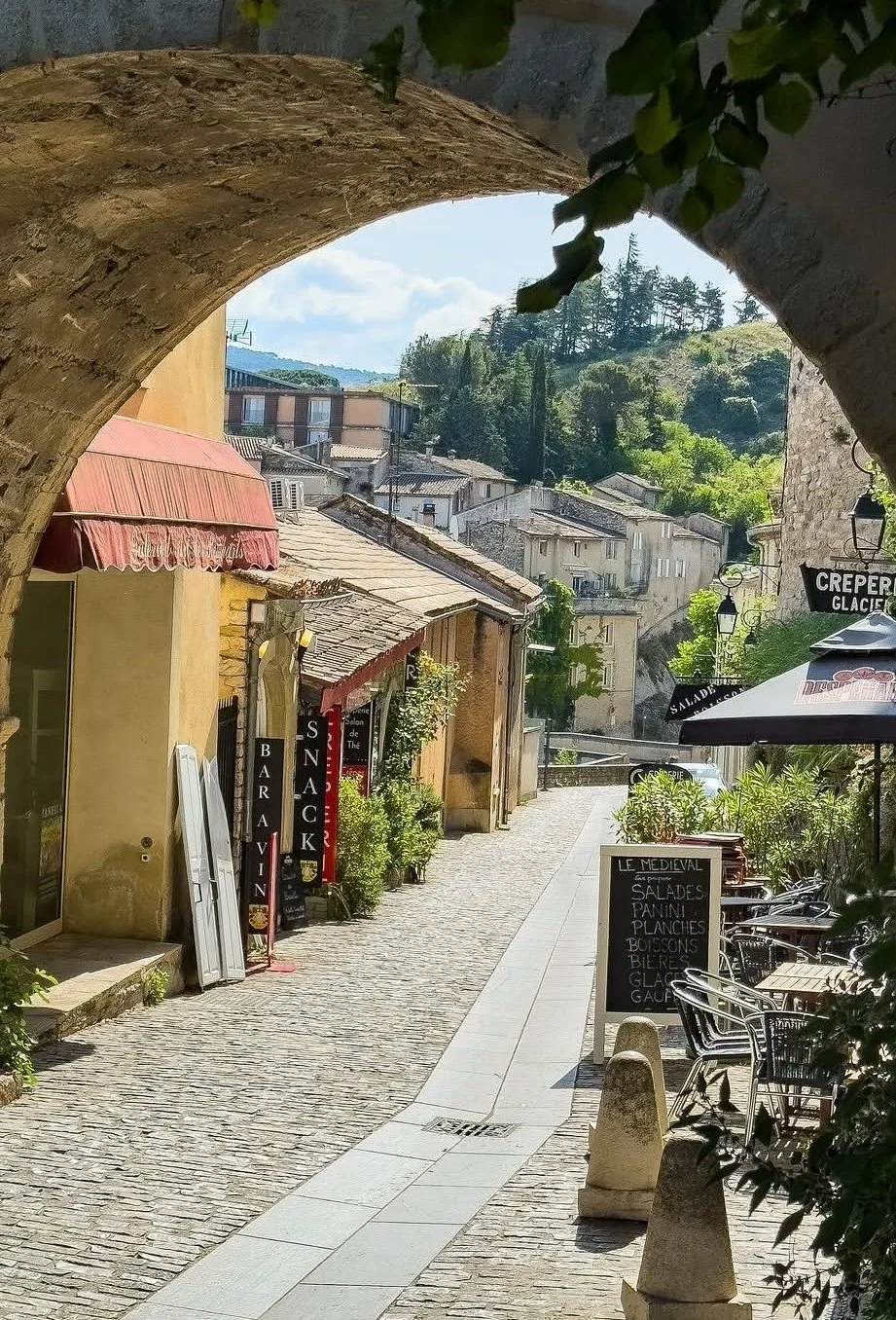 street in Vaison-la-Romaine