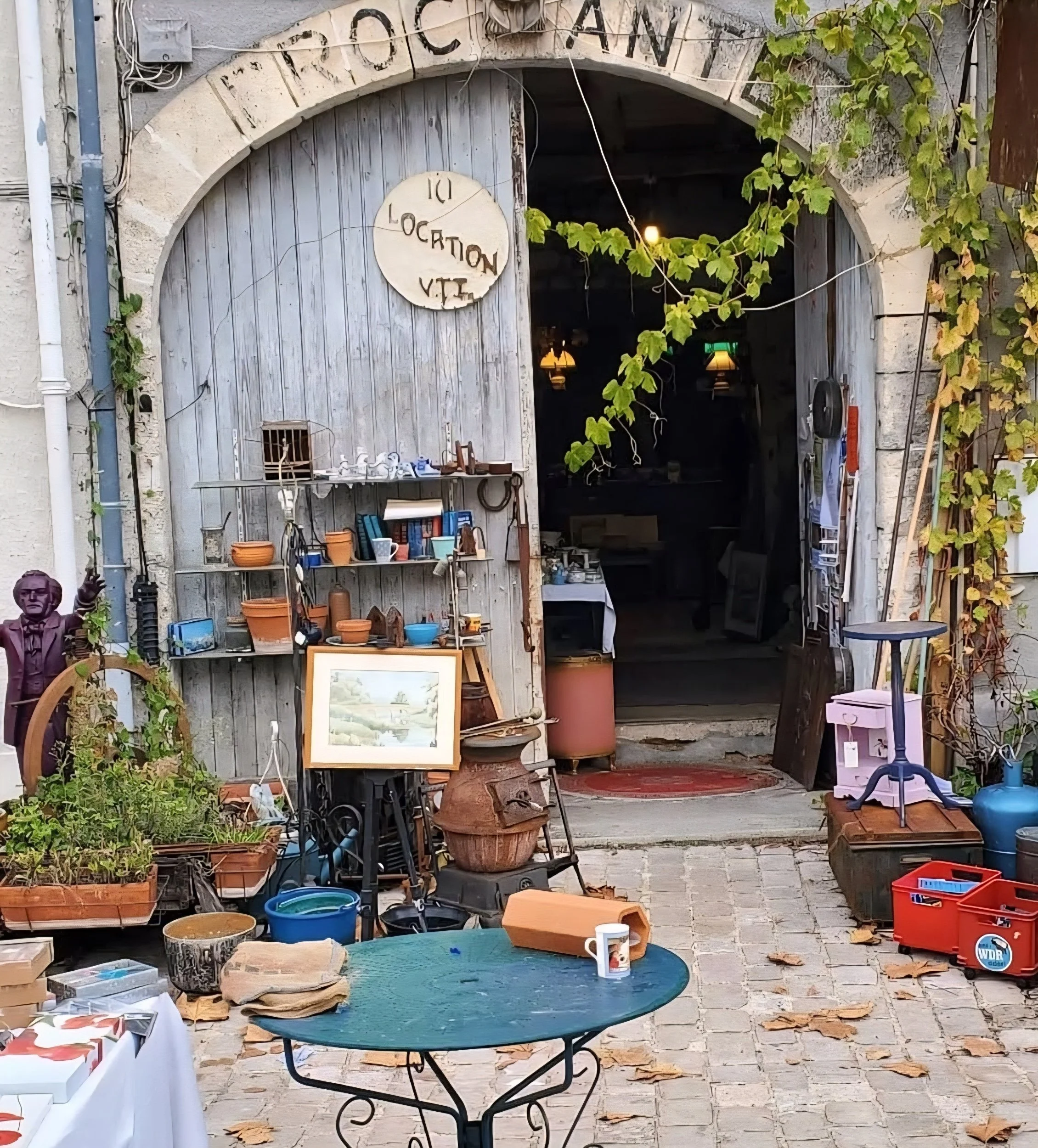Brocante  in a farm house