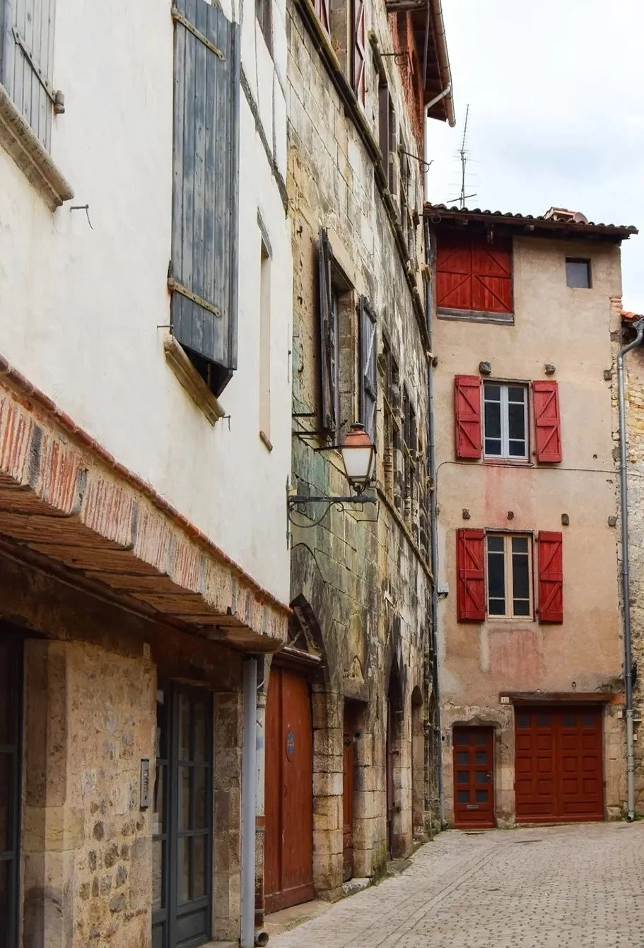 Saint-Antonin-Noble-Val architecture