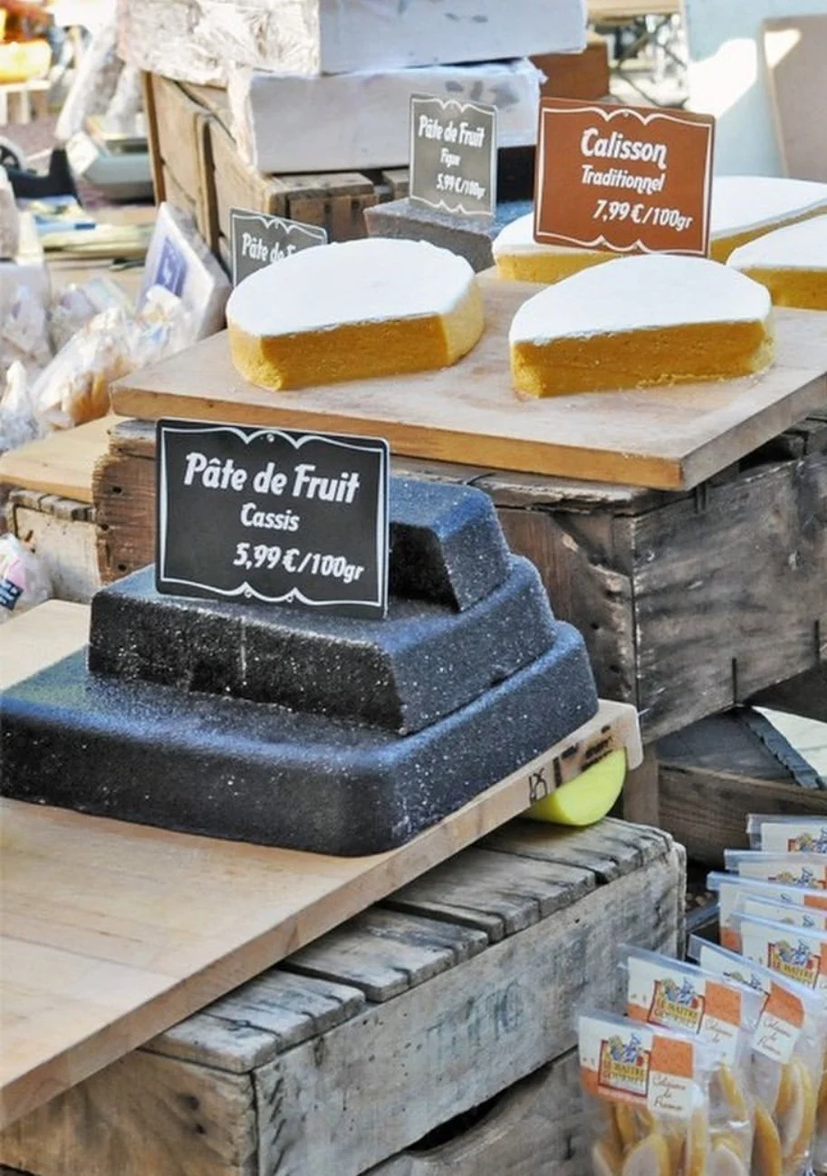 Nyons honey stand on market