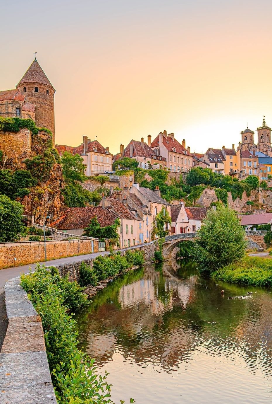 Semur-en-Auxois autumn