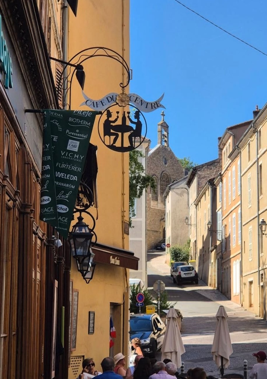cluny street restaurant sign