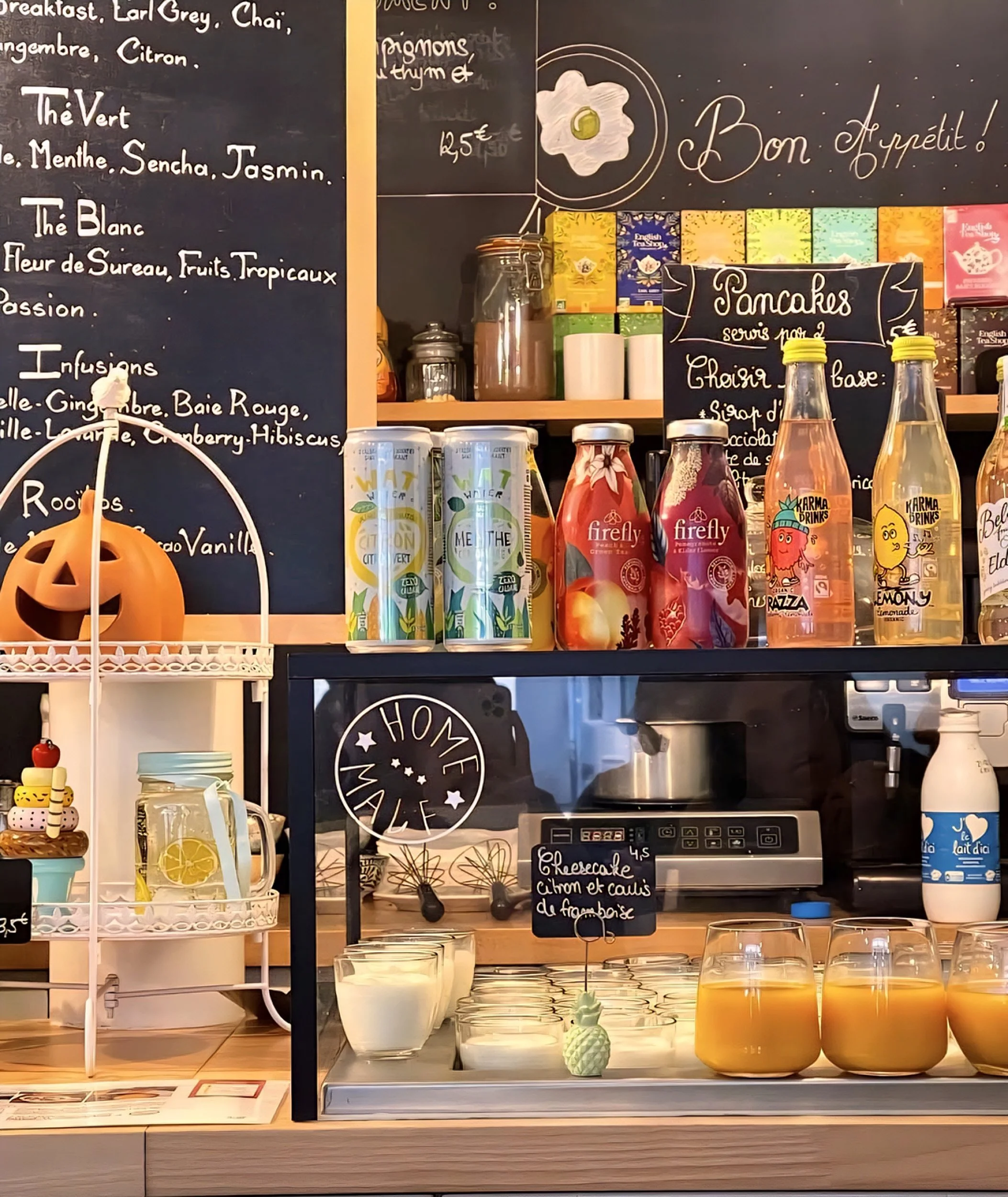 cafe in chartres france