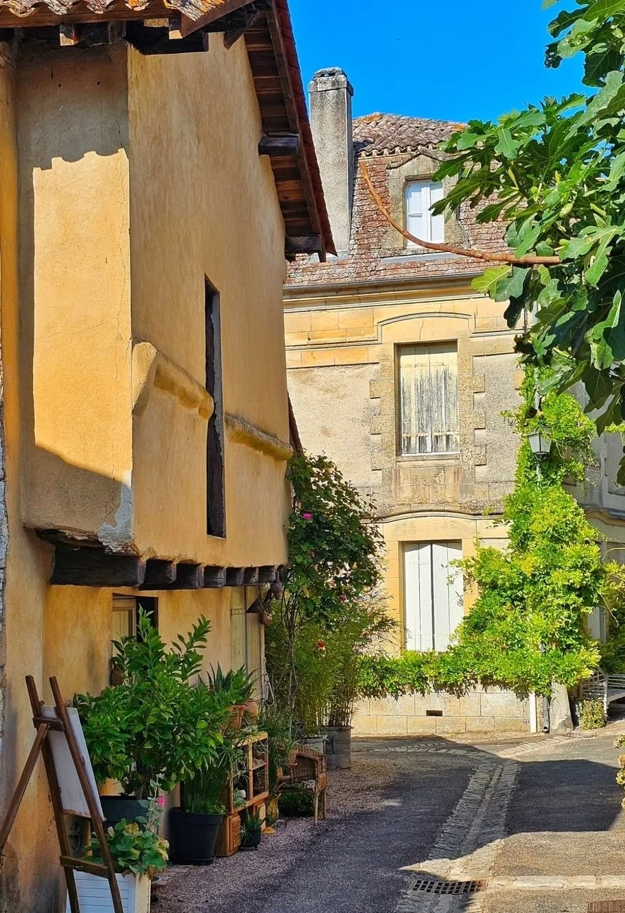 street in Issigeac
