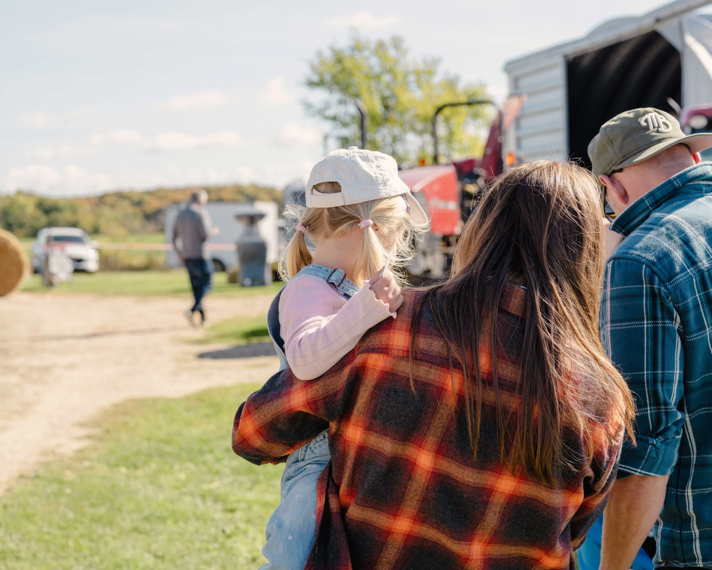 openFieldsFarmTourHolsteinFamily.jpg