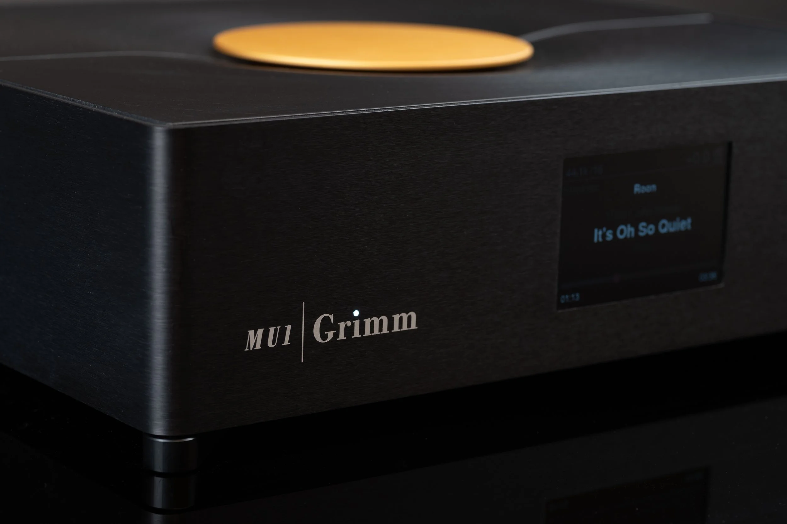 Grimm-MU1-Oh-so-quiet-2.jpg