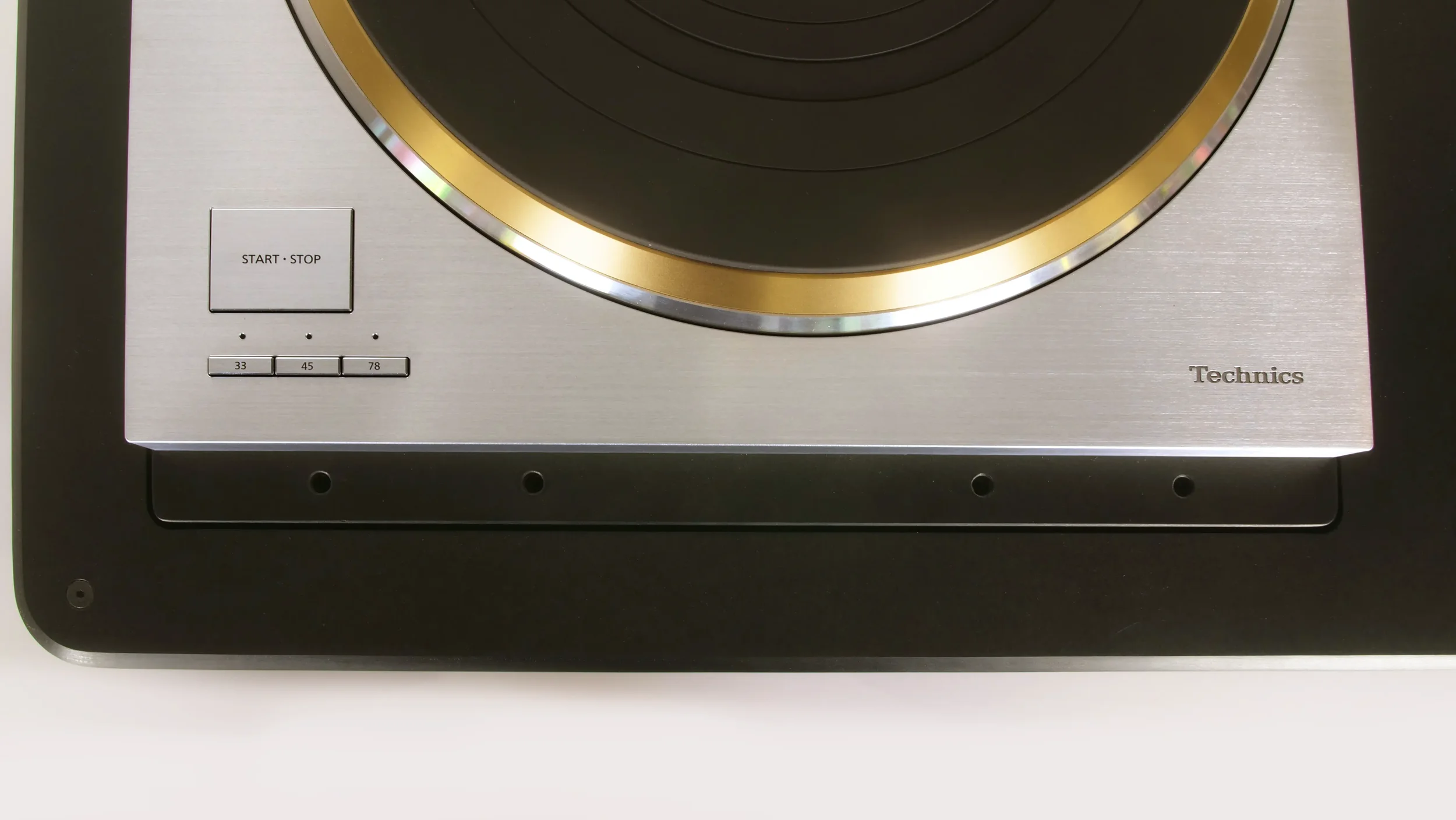 Fern&Roby Archival Turntable 07.webp