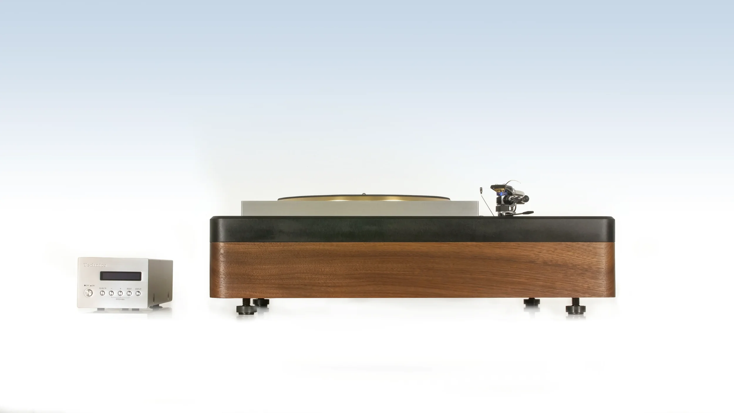 Fern&Roby Archival Turntable 01.webp