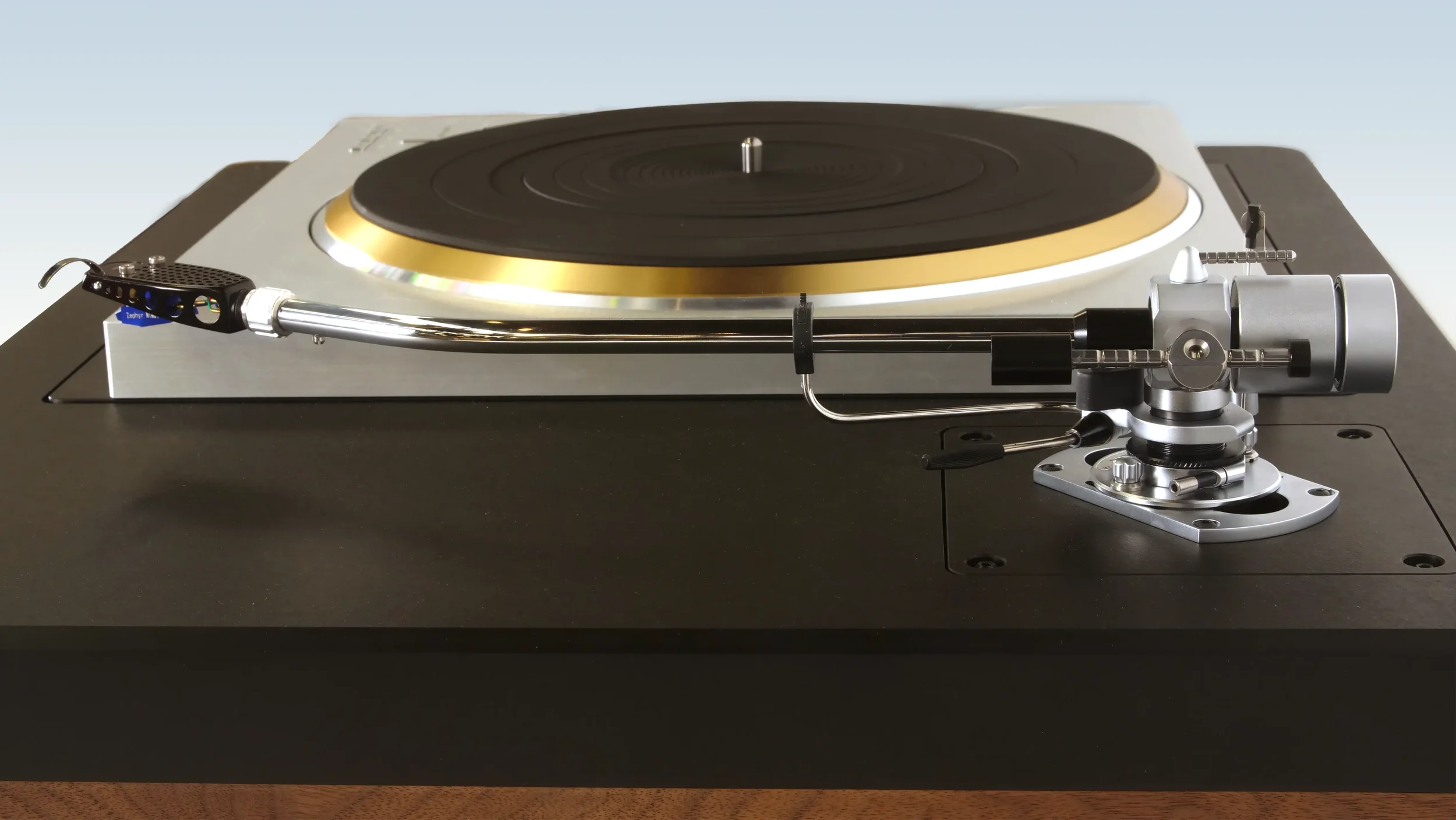 Fern&Roby Archival Turntable 08.webp