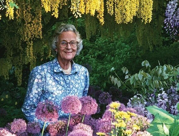 English garden designer Rosemary Verey is best known for designing King Charles&rsquo; gardens at Highgrove House, Elton John&rsquo;s Woodside gardens and her own Barnsley House gardens. She was also known for bringing back into fashion the ornamenta