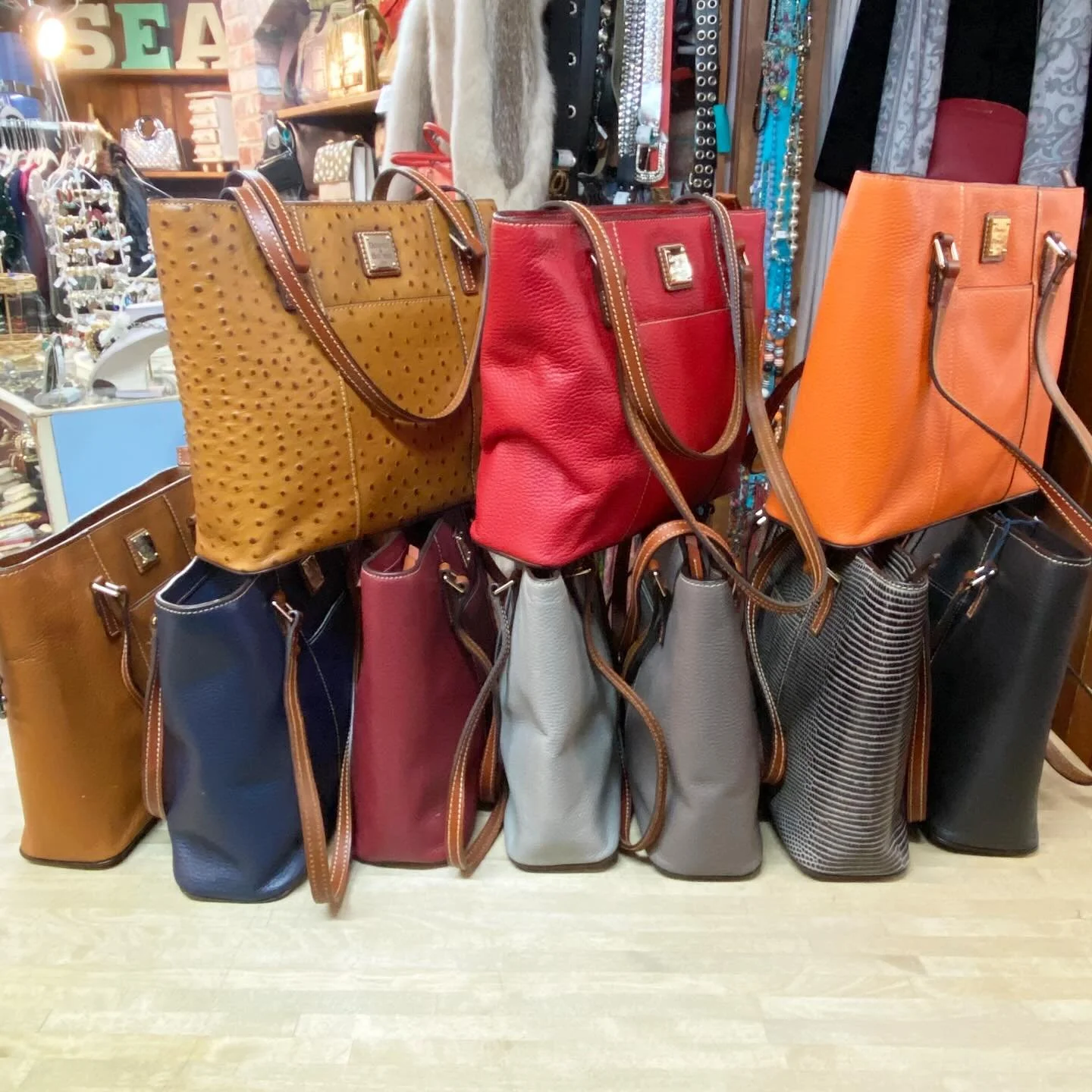 You might confuse us for a D&amp;B store&hellip; fear not, we&rsquo;re just offering you some awesome second hand finds!