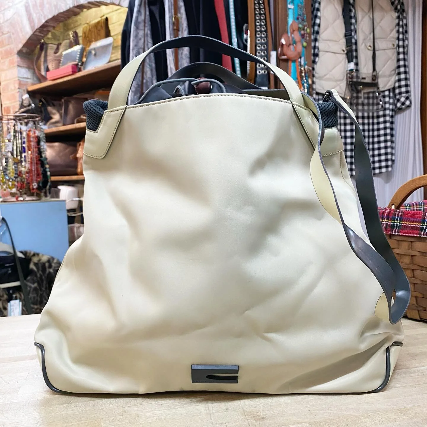 Coccinelle bag. Made in Italy 🇮🇹 * $80