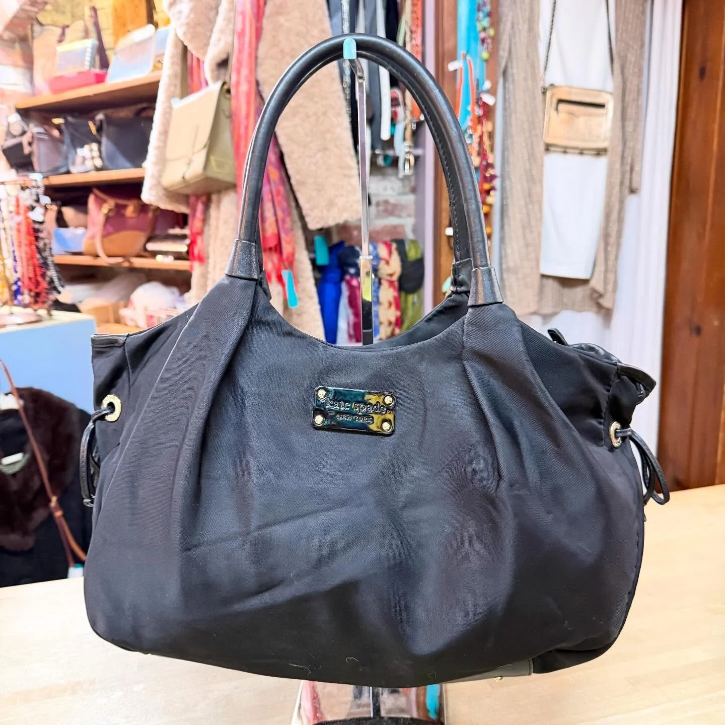 Kate Spade &spades;️ Stevie shoulder bag * $80
.
.
$8 shipping continental US
.
.
FOLLOW OUR BACKUP ACCOUNT: @seaagainconsignment