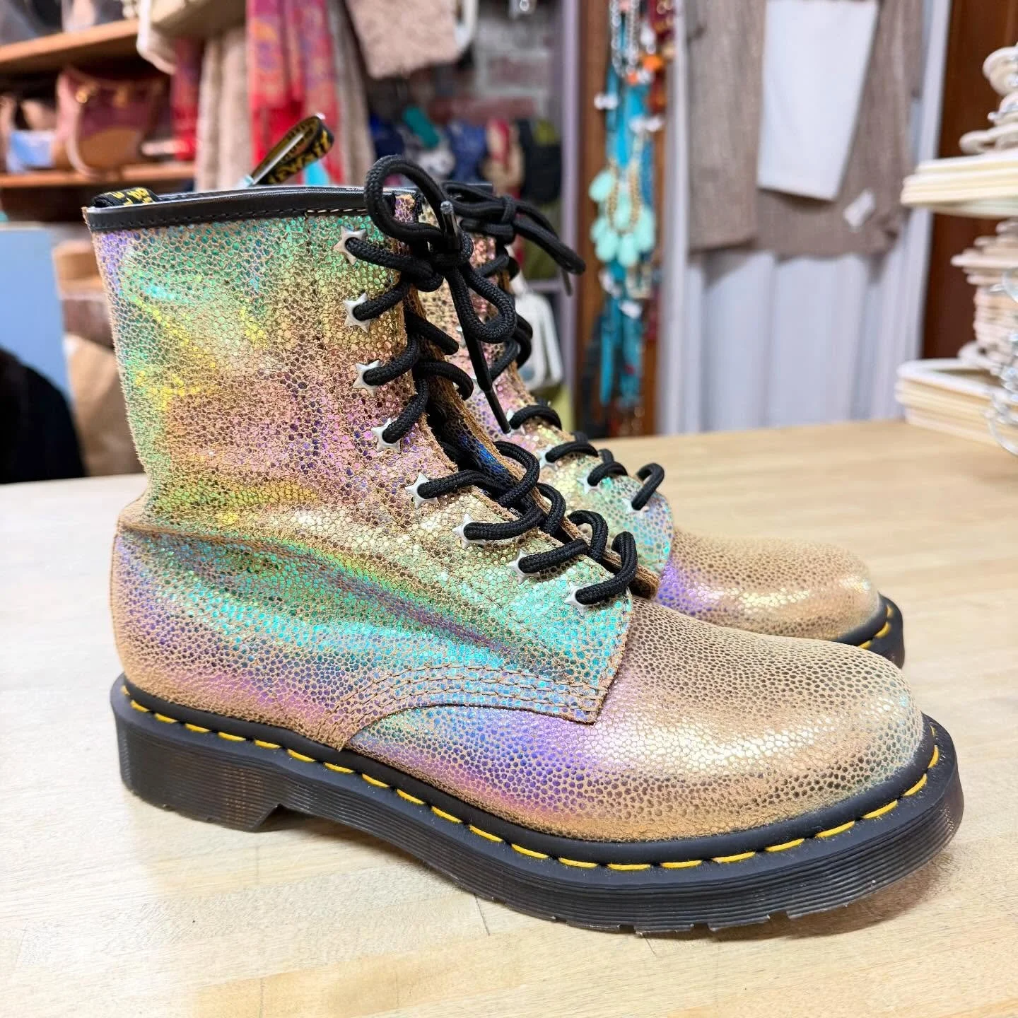 Dr. Martens Rainbow bay boots. New without tags 🌈 Sz 8 * $85
.
.
$8 shipping continental US
.
.
FOLLOW OUR BACKUP ACCOUNT: @seaagainconsignment