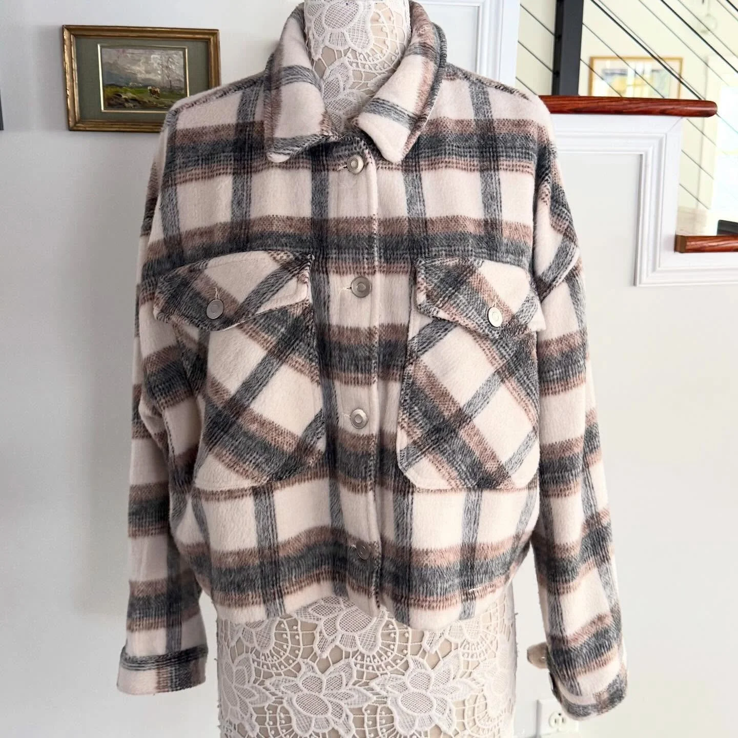 Ci Sono soft crop jacket. Large * $24
.
.
$8 shipping continental US
.
.
FOLLOW OUR BACKUP ACCOUNT: @seaagainconsignment