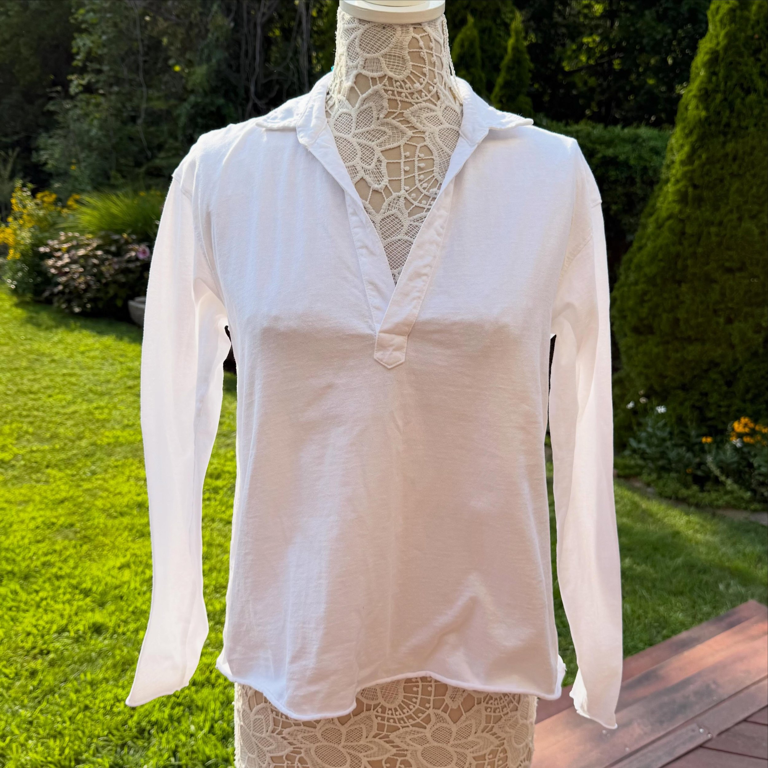 Frank &amp; Eileen XS cotton top * $60
.
.
$8 shipping continental US
Free shipping for purchases over $100
.
.
FOLLOW OUR BACKUP ACCOUNT: @seaagainconsignment