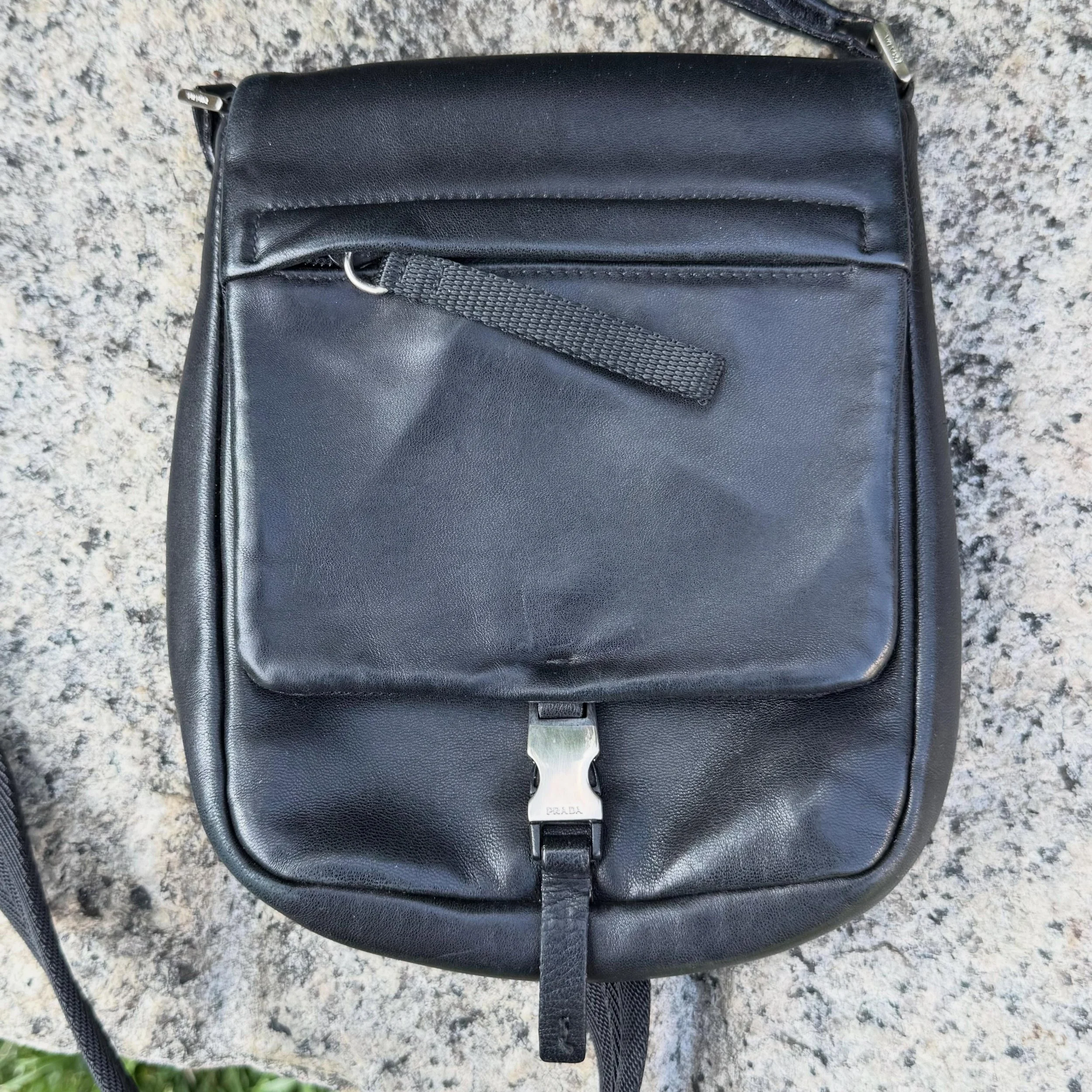 Vintage butter soft leather Prada mini crossbody * $400 with authenticity card &amp; extra COA
.
.
$8 shipping continental US
Free shipping for purchases over $100
.
.
FOLLOW OUR BACKUP ACCOUNT: @seaagainconsignment
